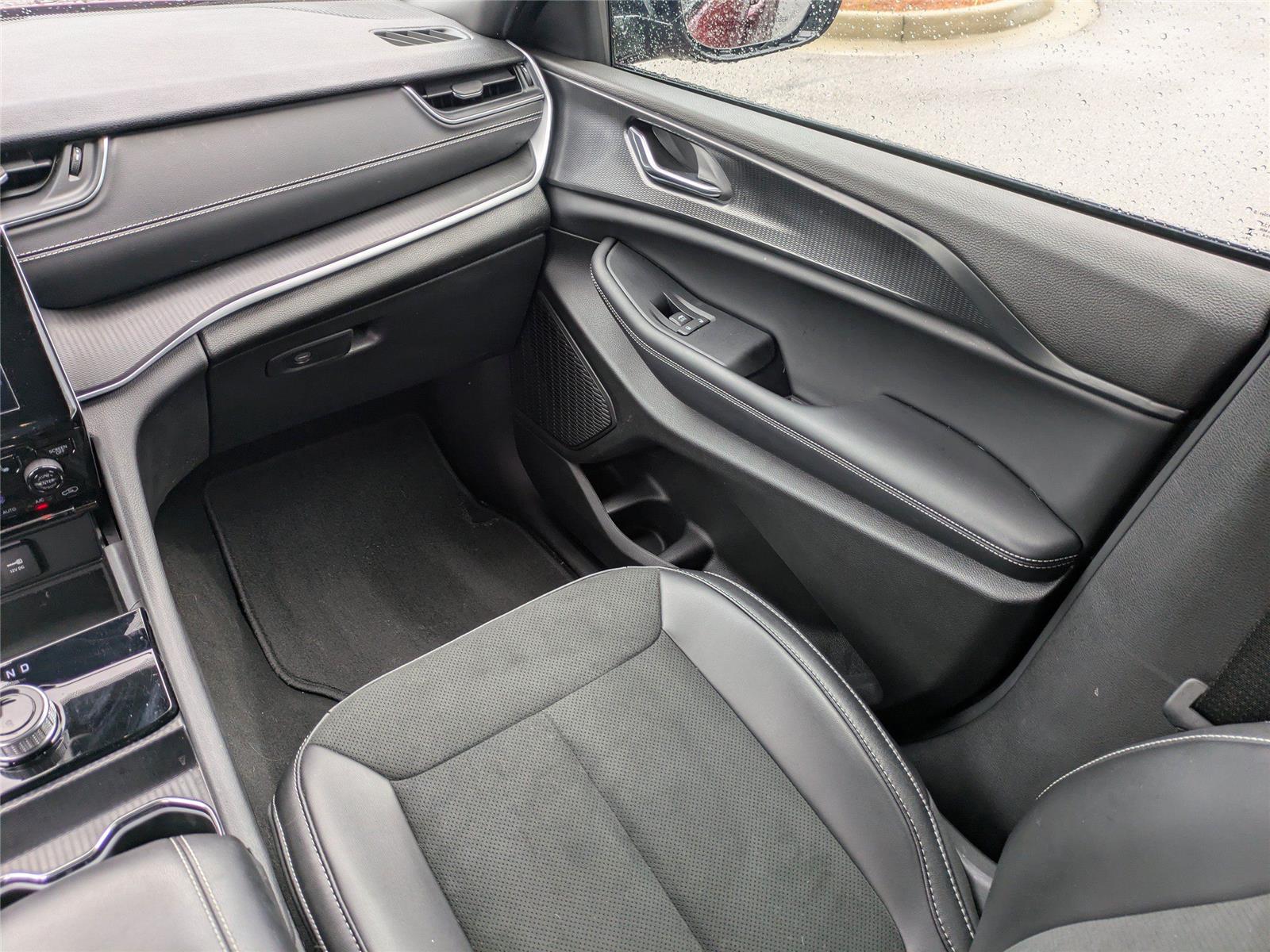 Used 2025 Jeep Grand Cherokee SUV
