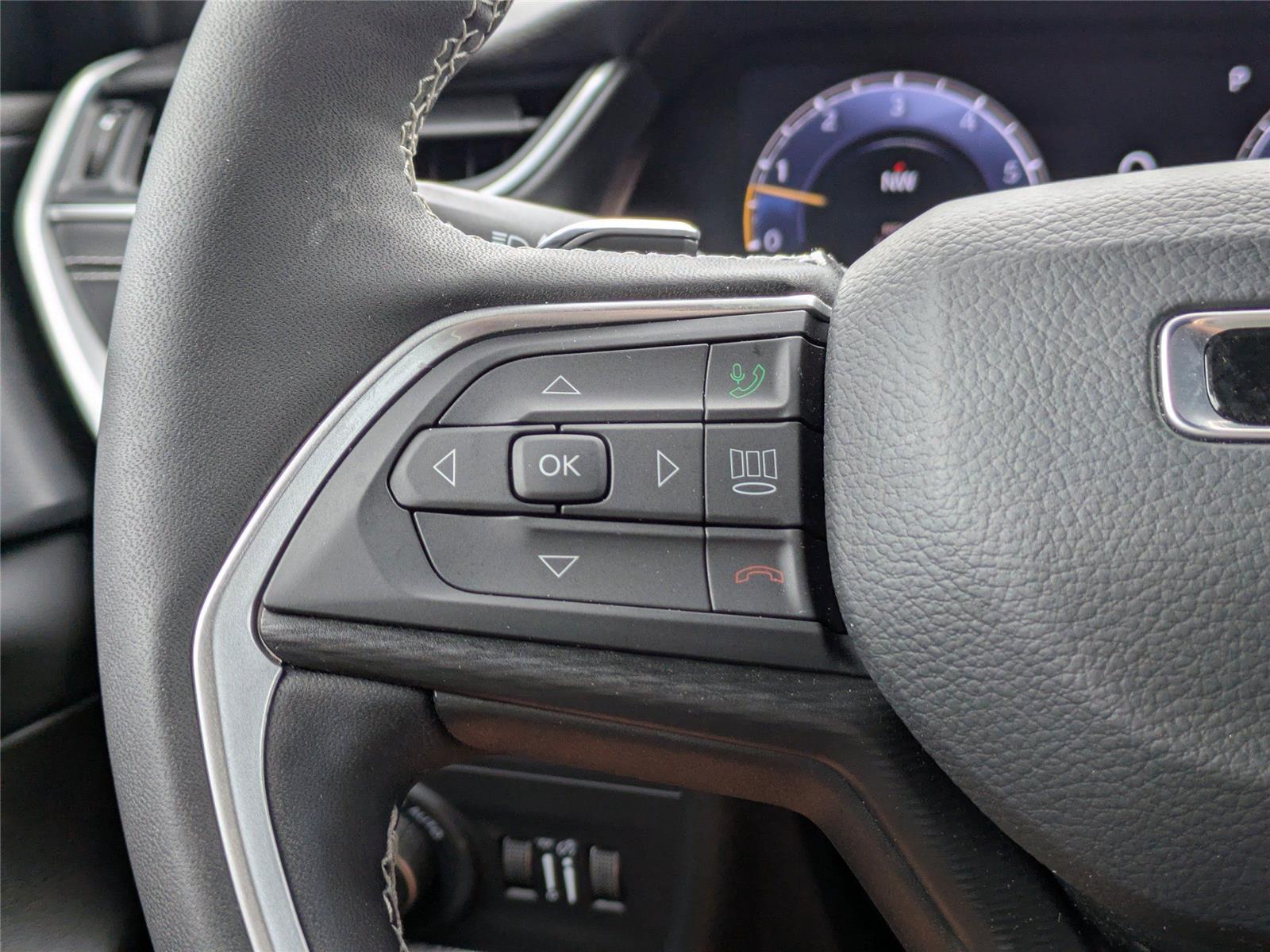 Used 2025 Jeep Grand Cherokee SUV