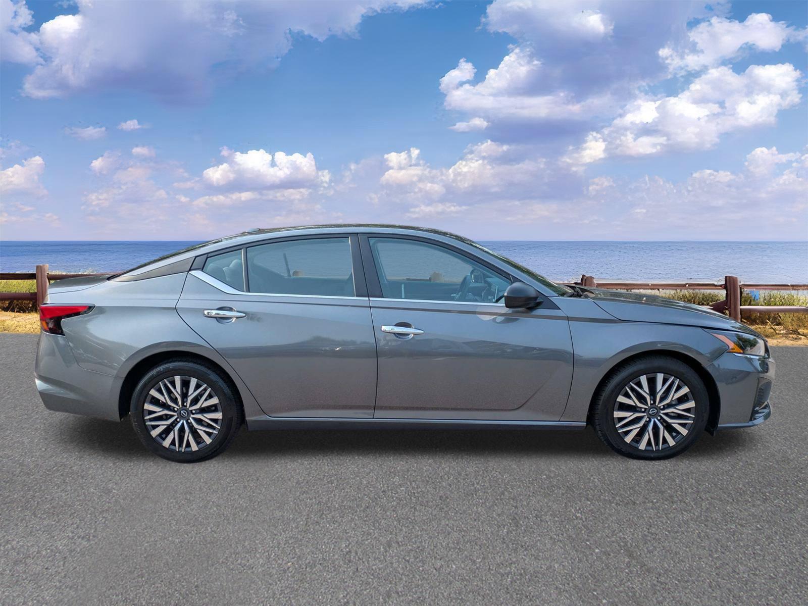 Used 2025 Nissan Altima Sedan