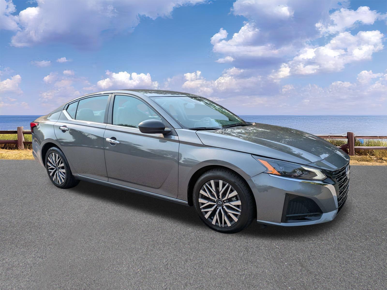 Used 2025 Nissan Altima Sedan