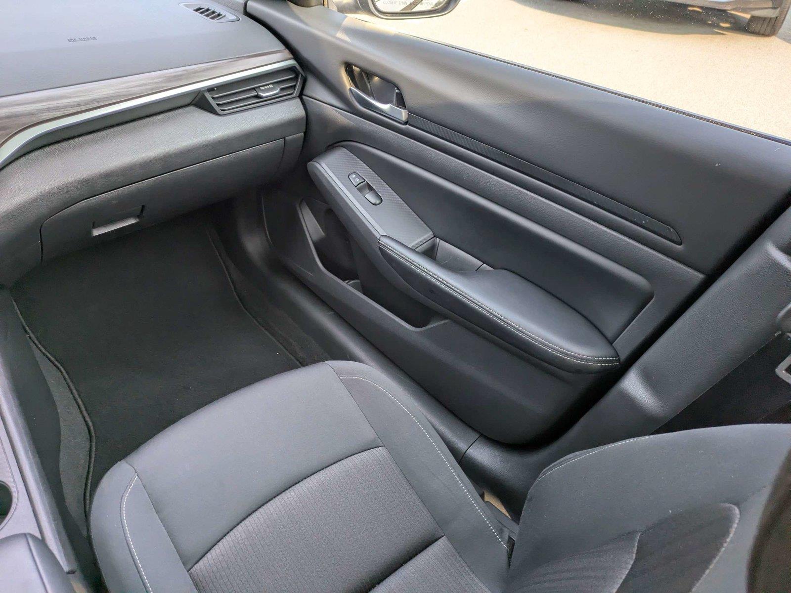 Used 2025 Nissan Altima Sedan