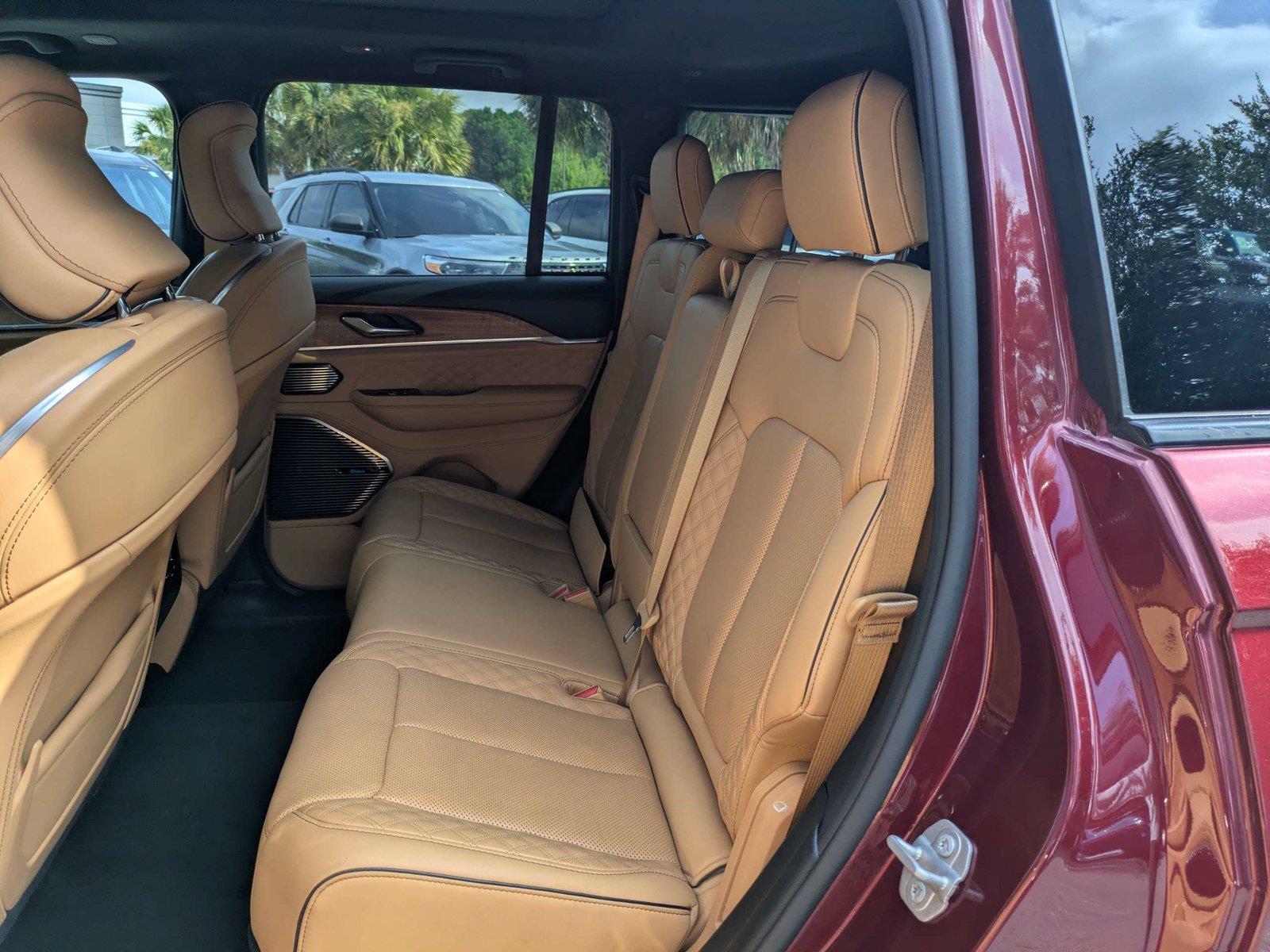 Used 2025 Jeep Grand Cherokee SUV