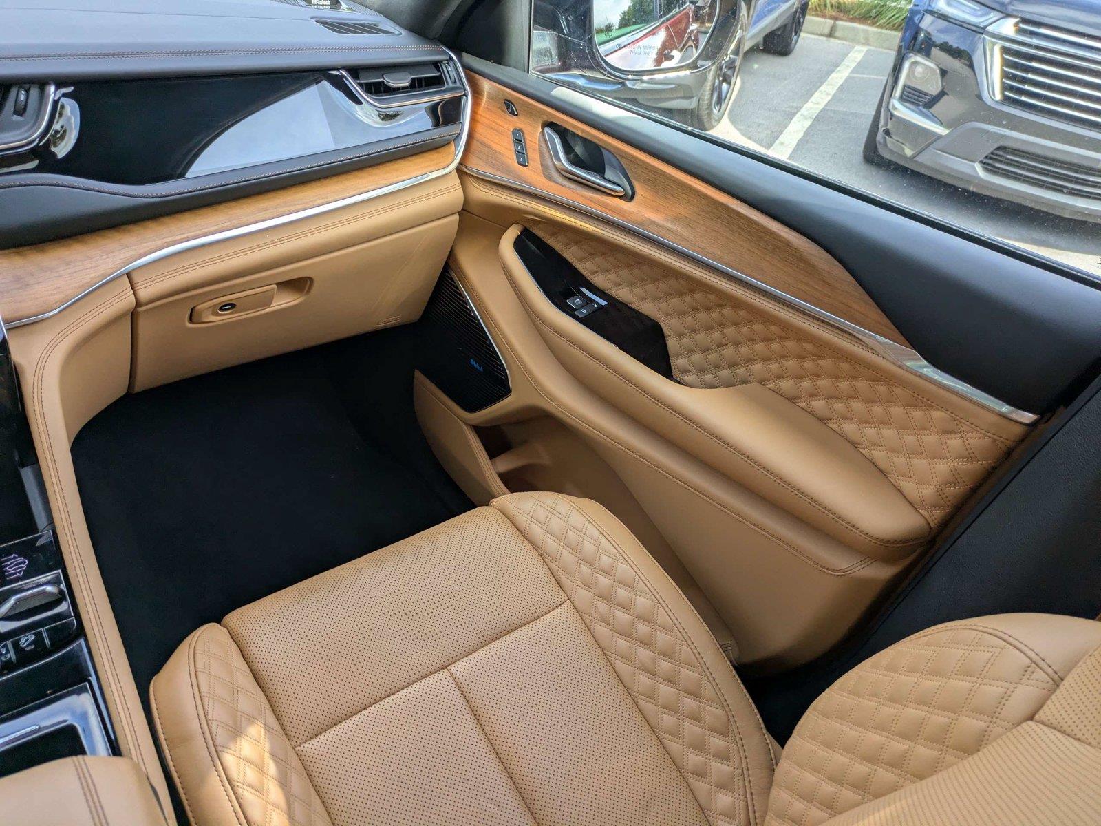 Used 2025 Jeep Grand Cherokee SUV