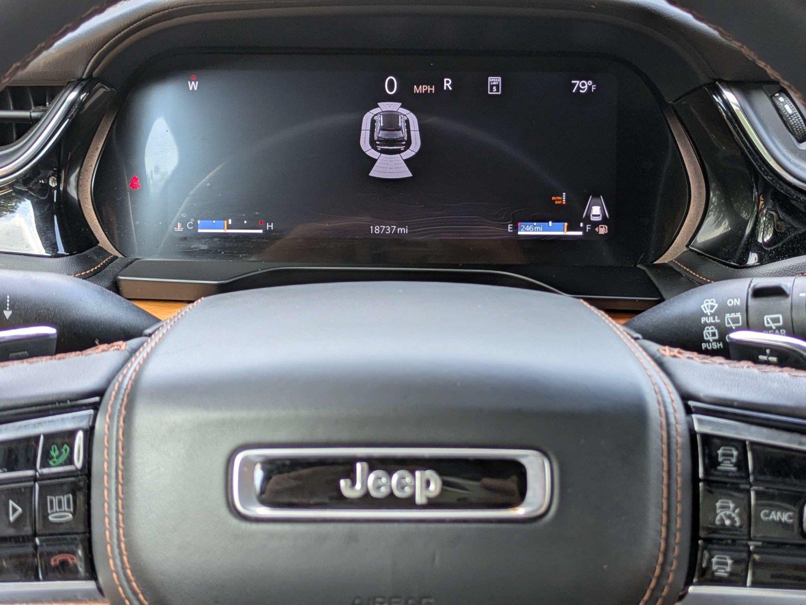 Used 2025 Jeep Grand Cherokee SUV