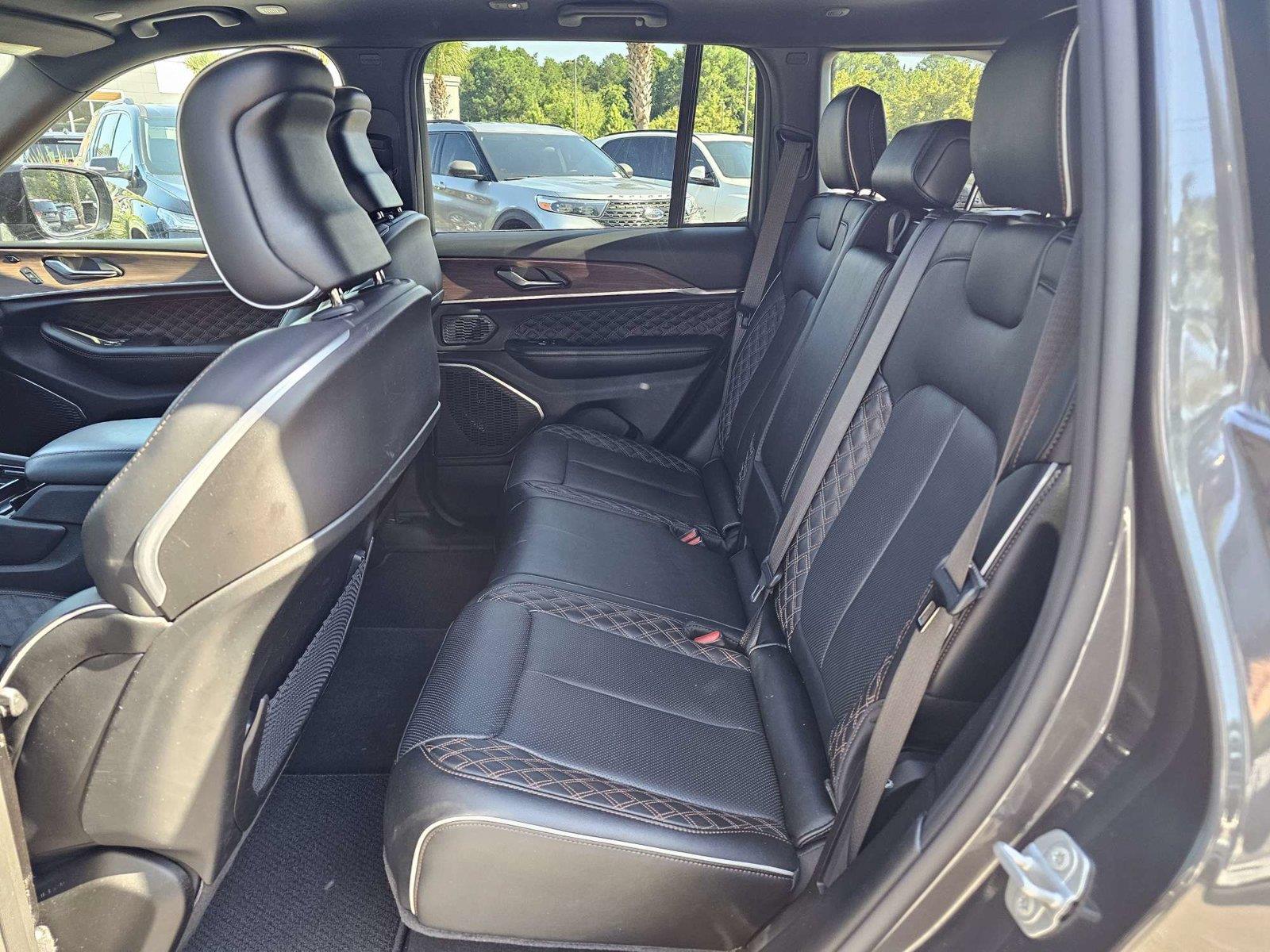 Used 2025 Jeep Grand Cherokee SUV