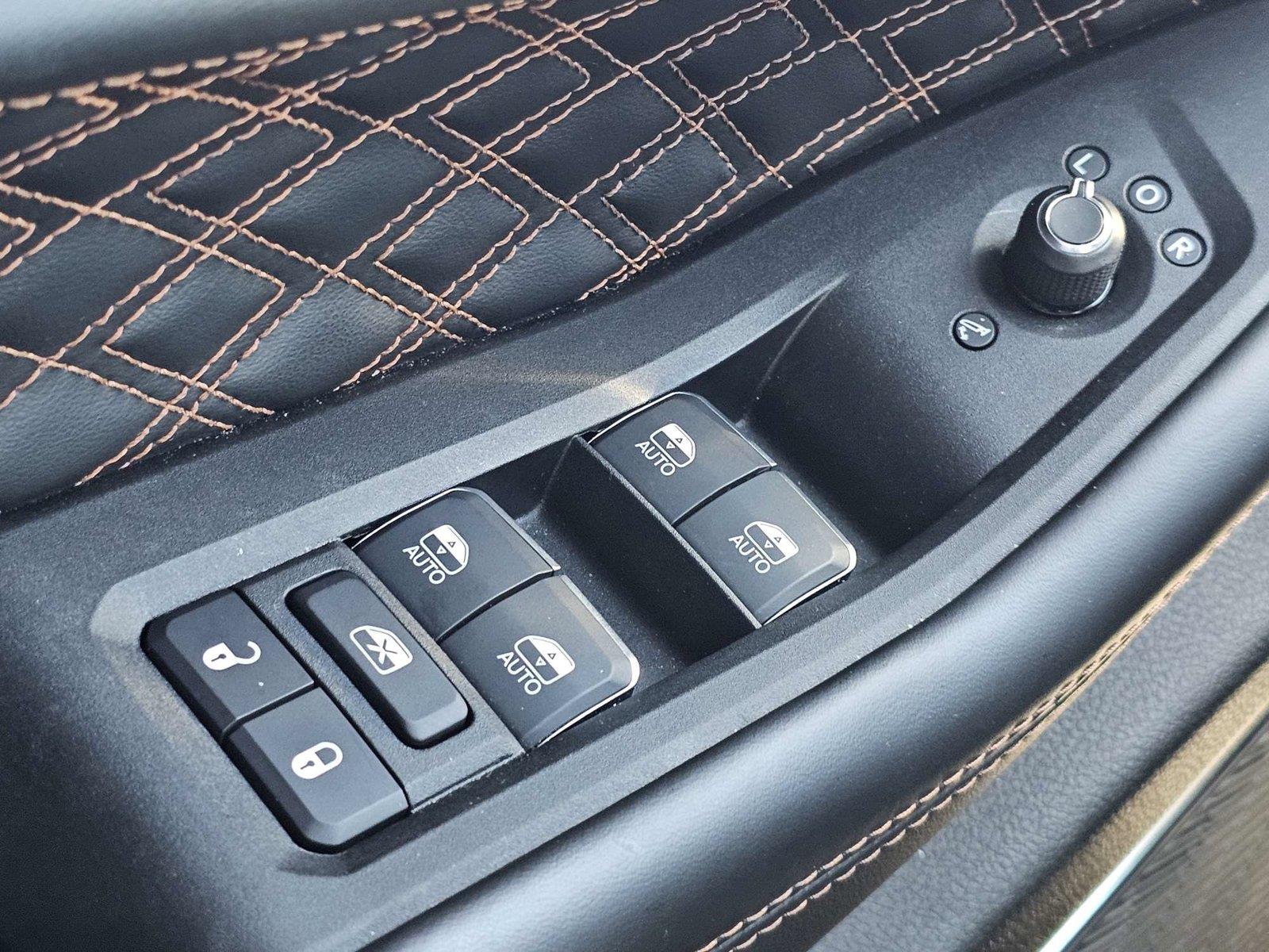 Used 2025 Jeep Grand Cherokee SUV