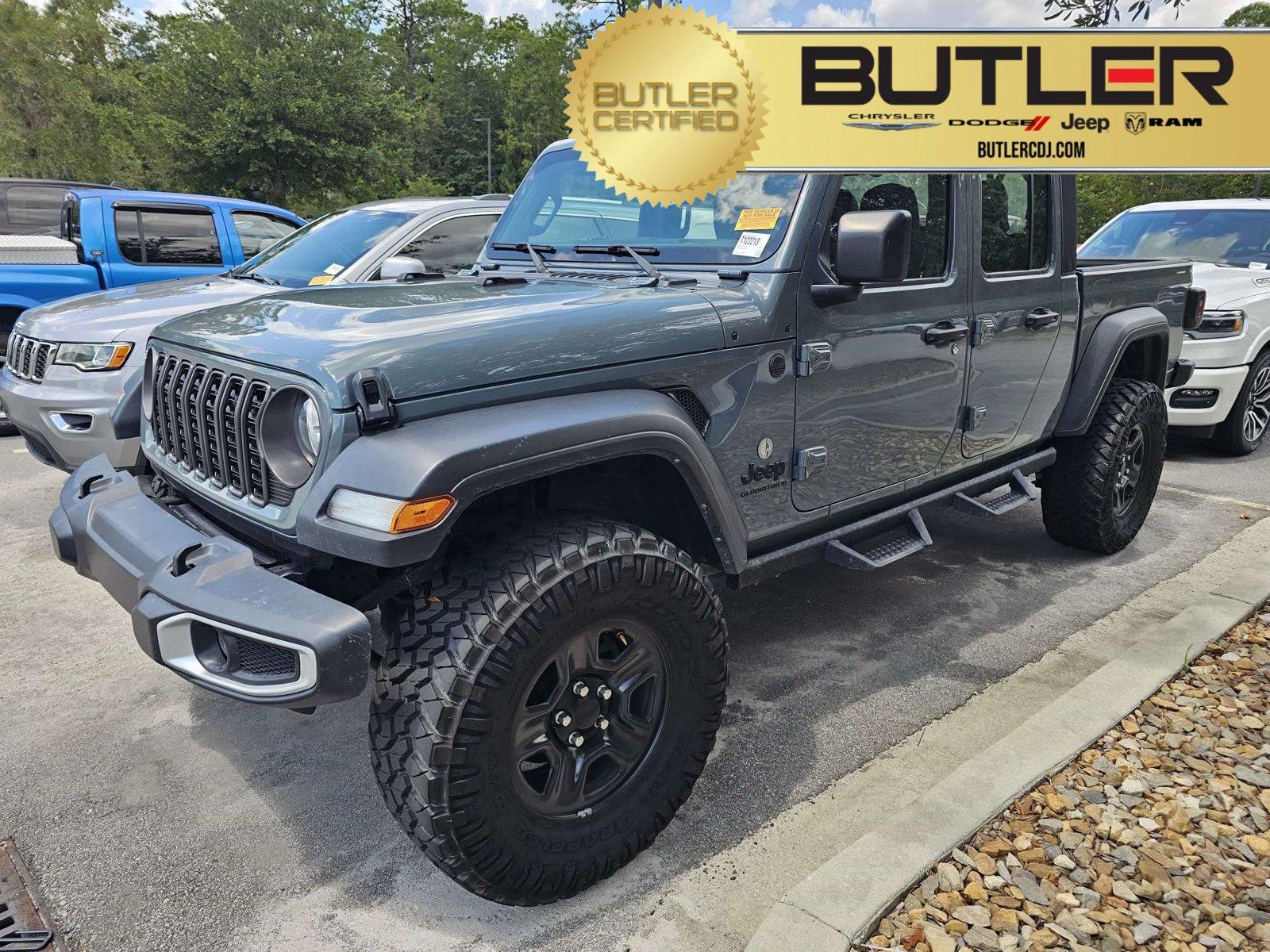 Anvil Clear Coat 2024 Jeep Gladiator Pickup Truck Four-Wheel Drive 6-Speed Manual