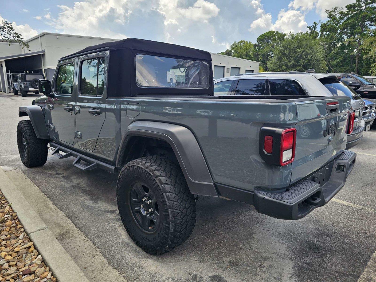 Used 2024 Jeep Gladiator Truck