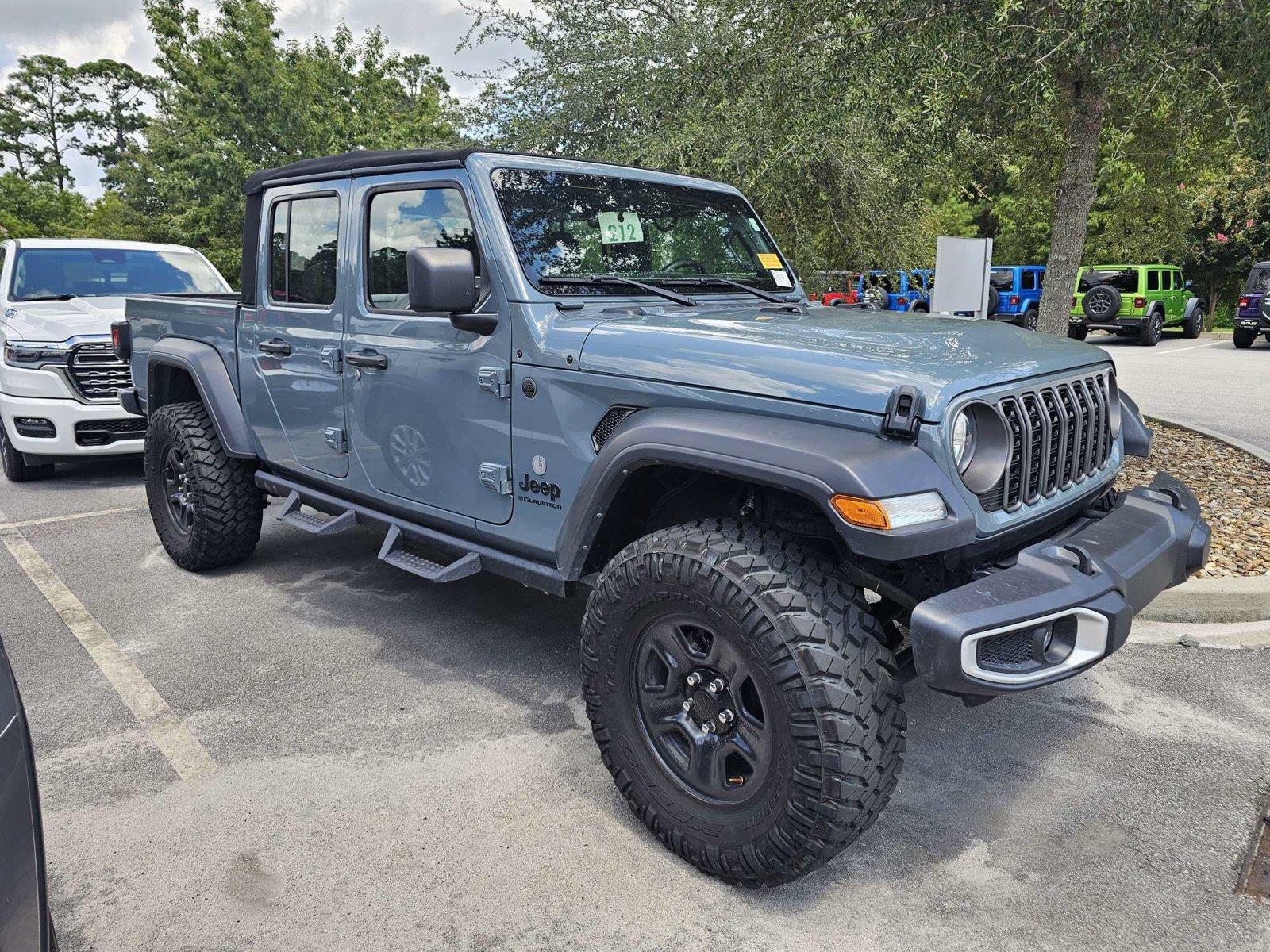 Used 2024 Jeep Gladiator Truck