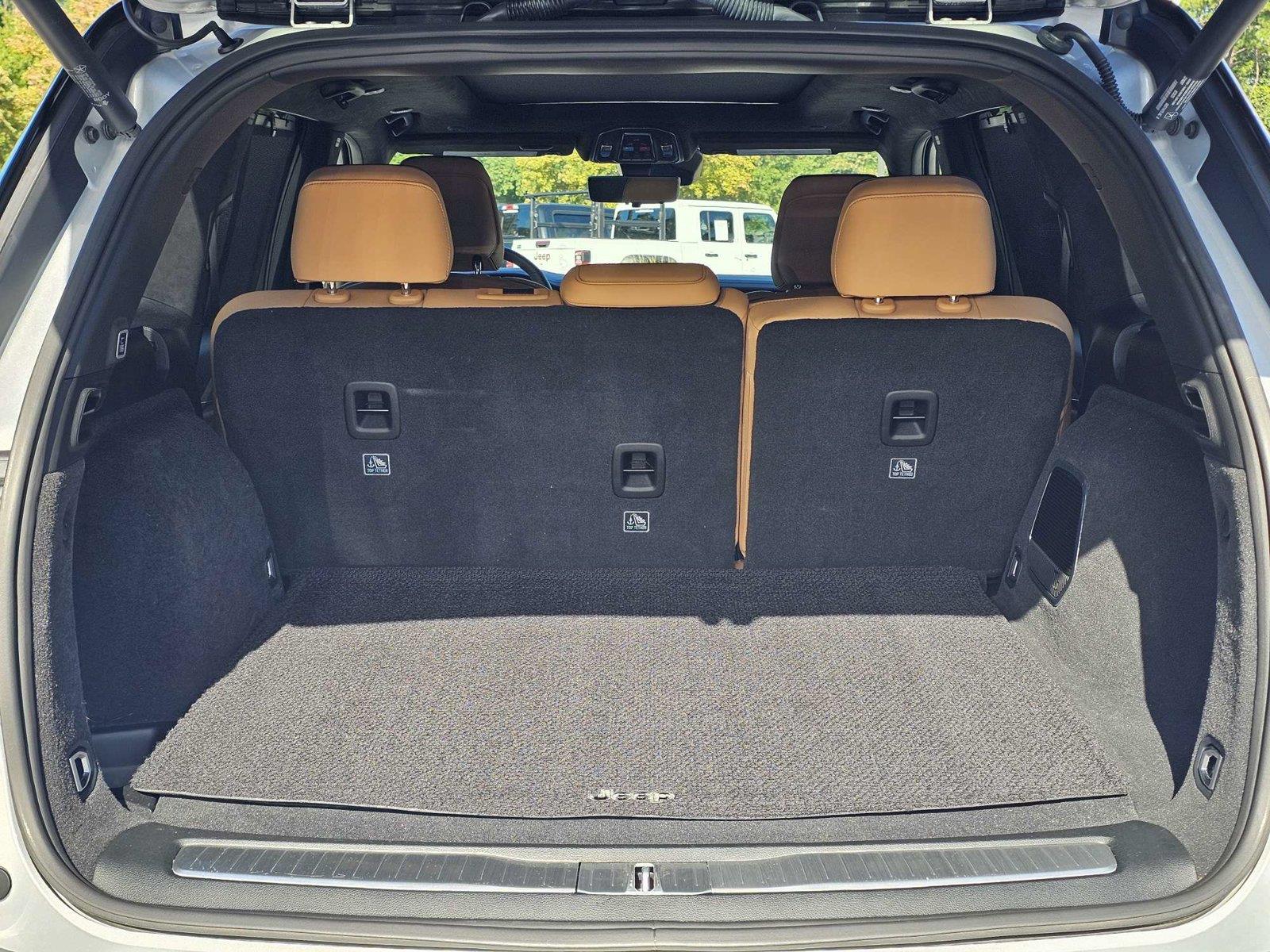 Used 2025 Jeep Grand Cherokee SUV