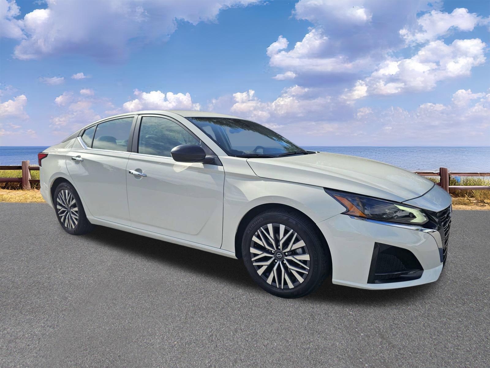Used 2025 Nissan Altima Sedan
