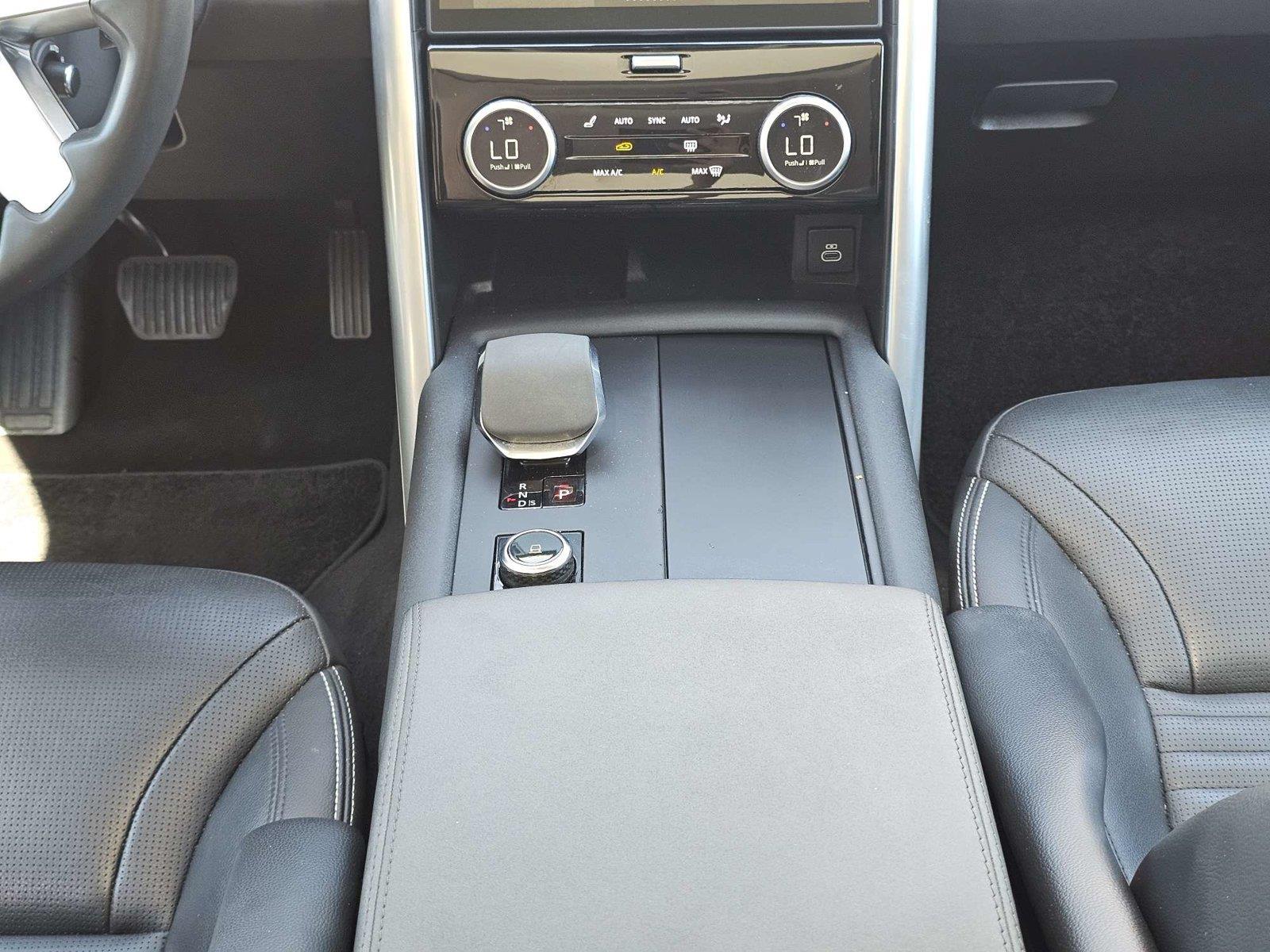 Used 2024 Land rover Discovery SUV
