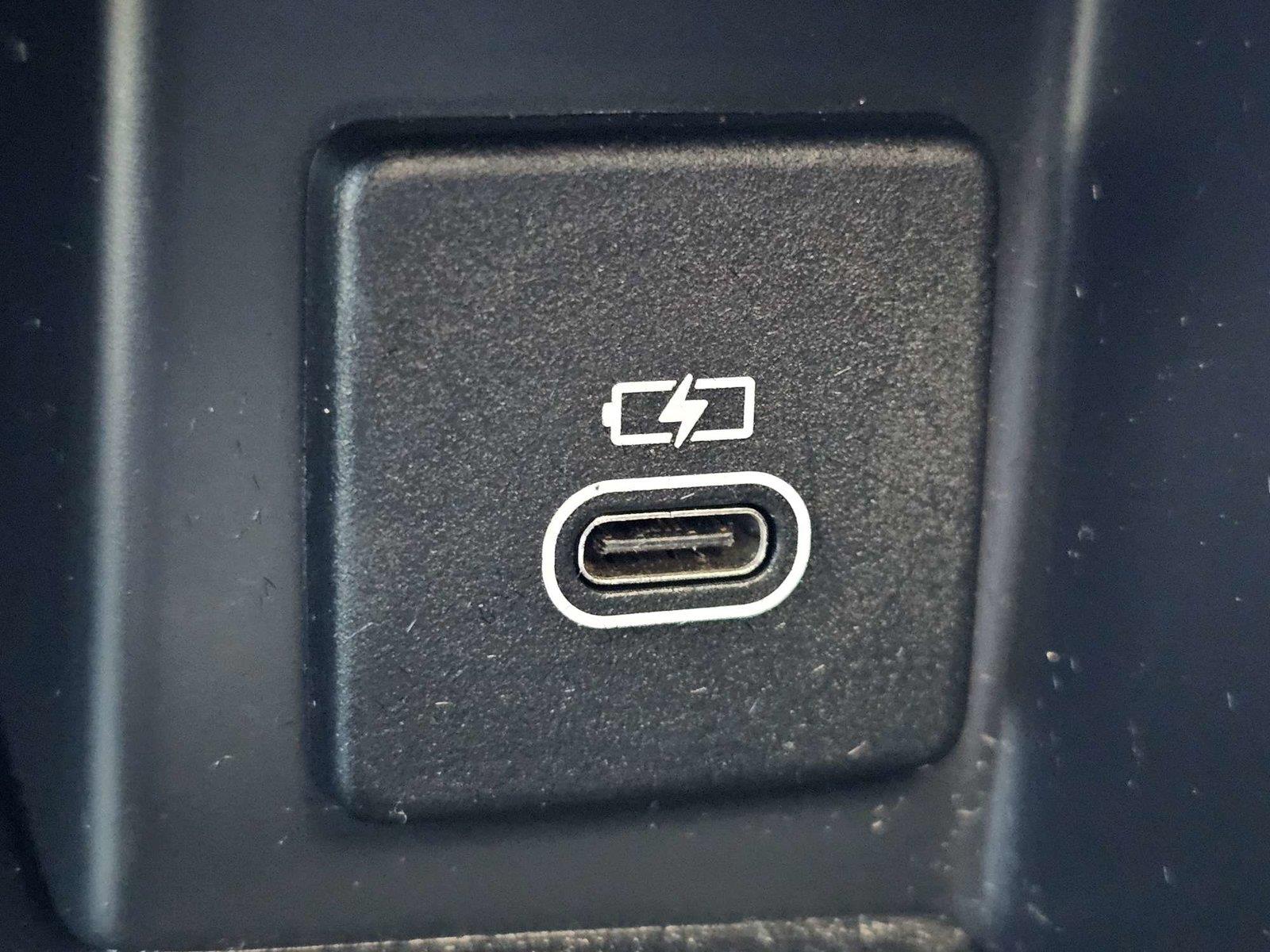 Used 2024 Land rover Discovery SUV