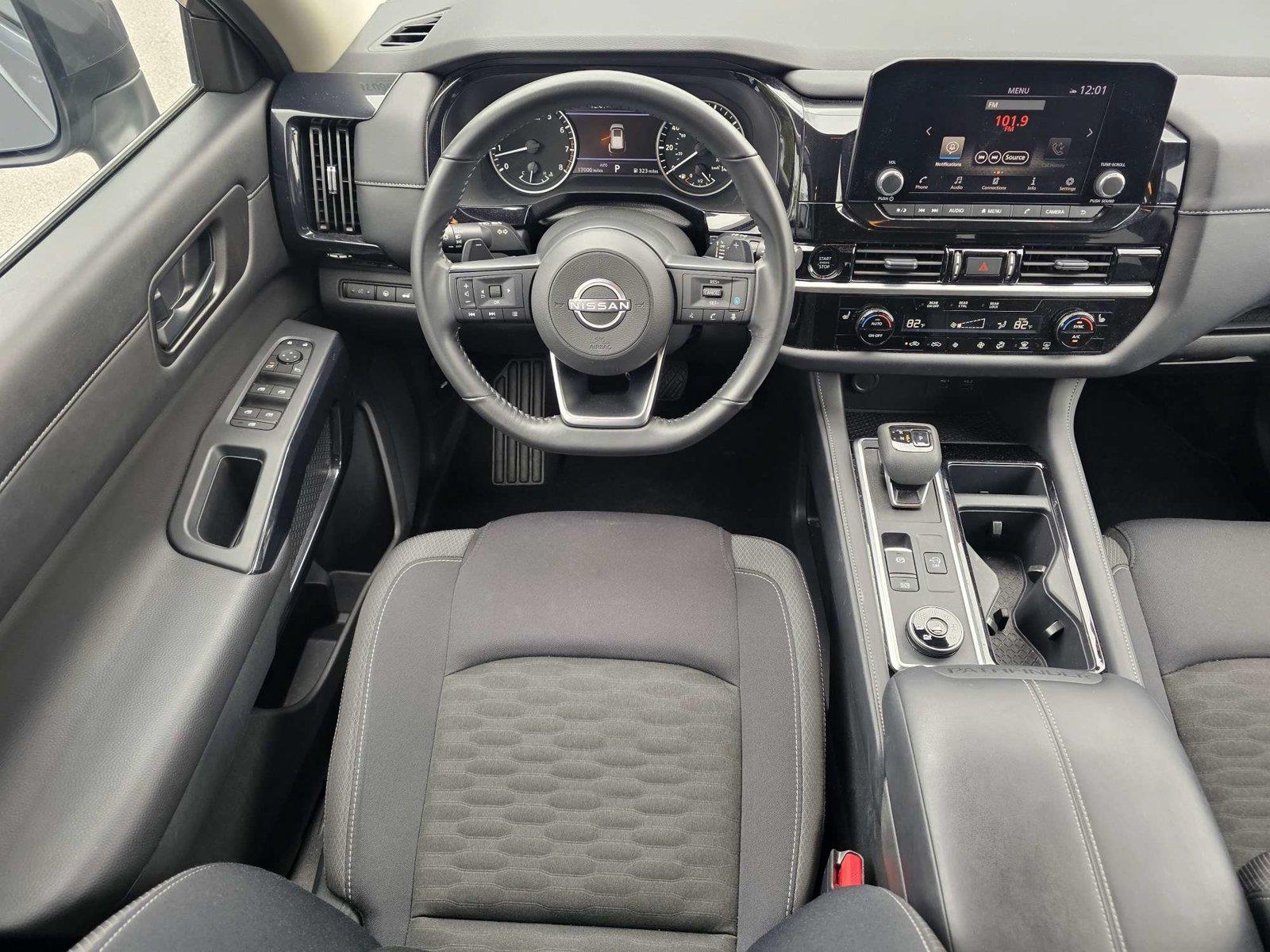 Used 2025 Nissan Pathfinder SUV