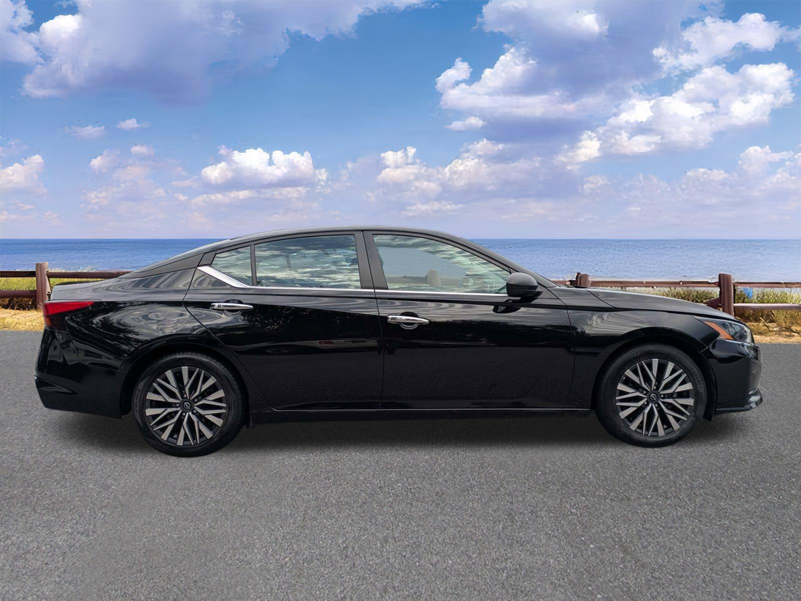 Used 2025 Nissan Altima Sedan