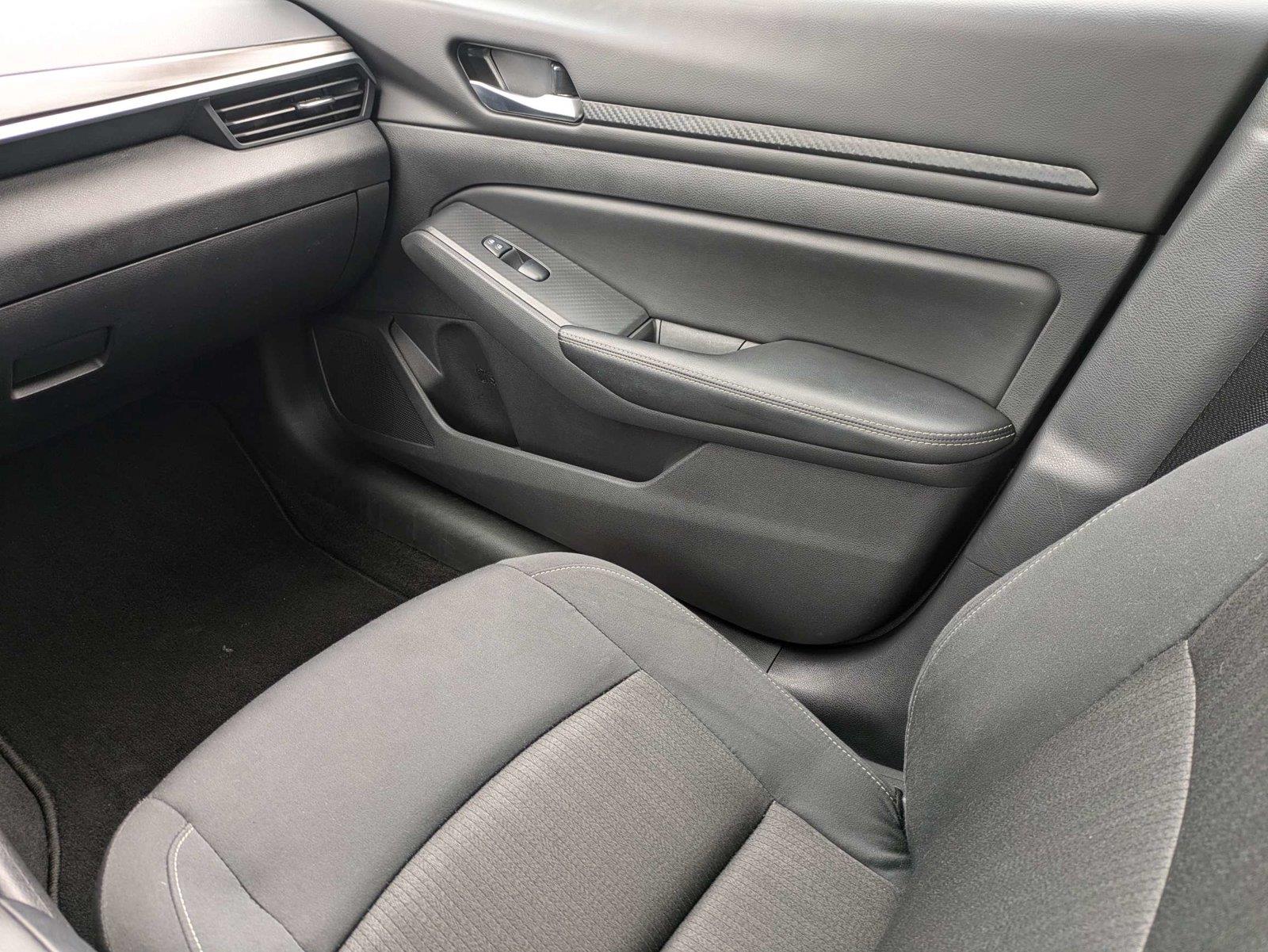 Used 2025 Nissan Altima Sedan