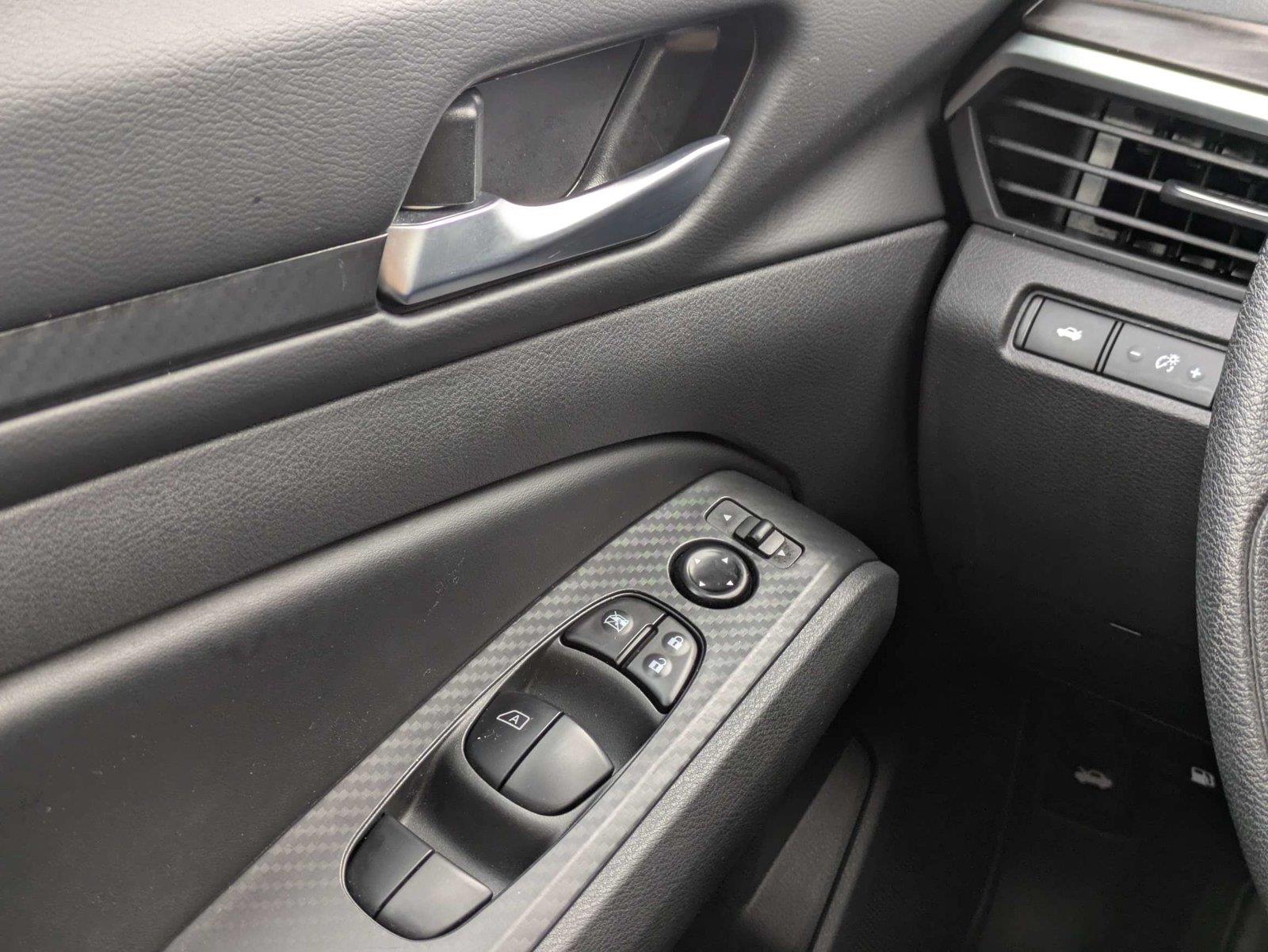 Used 2025 Nissan Altima Sedan