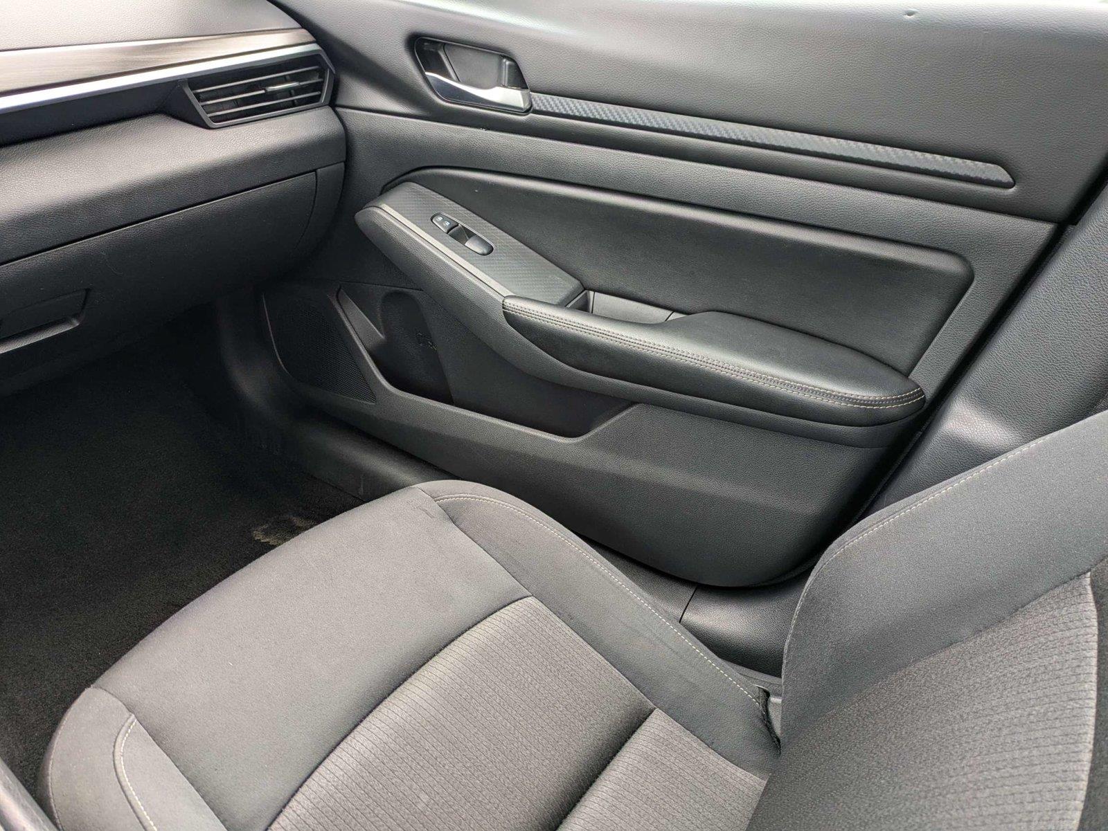 Used 2025 Nissan Altima Sedan