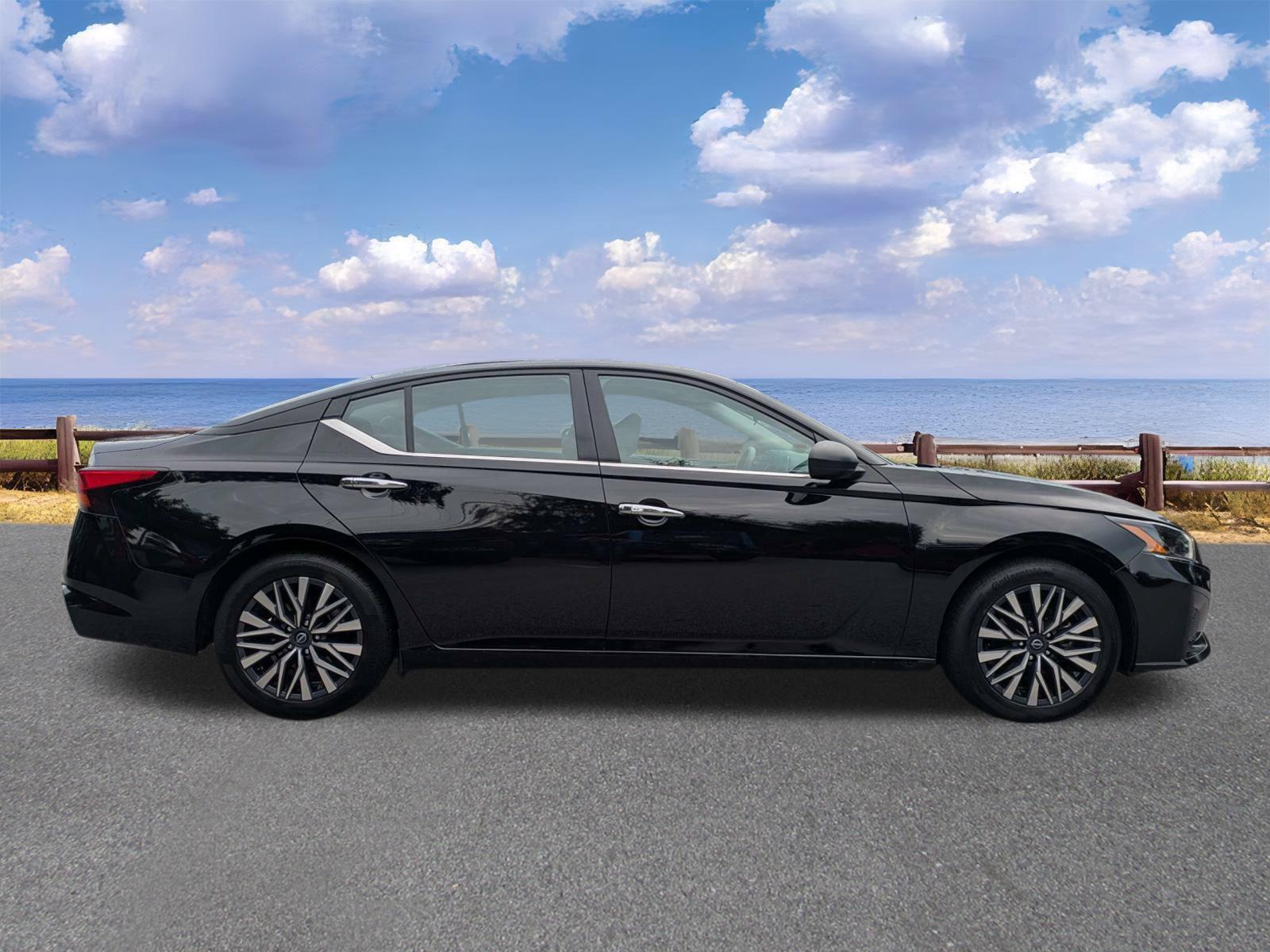 Used 2025 Nissan Altima Sedan