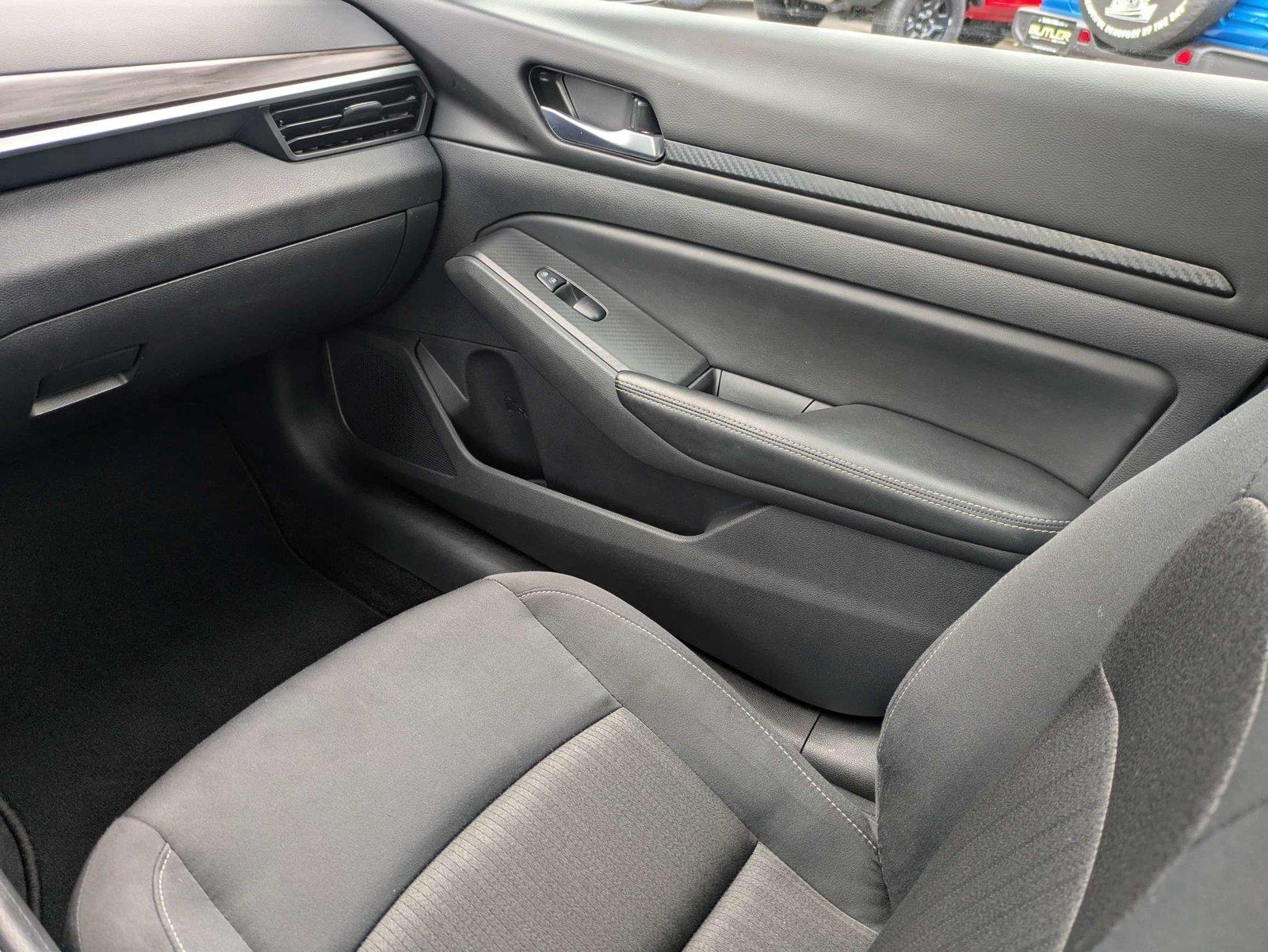 Used 2025 Nissan Altima Sedan