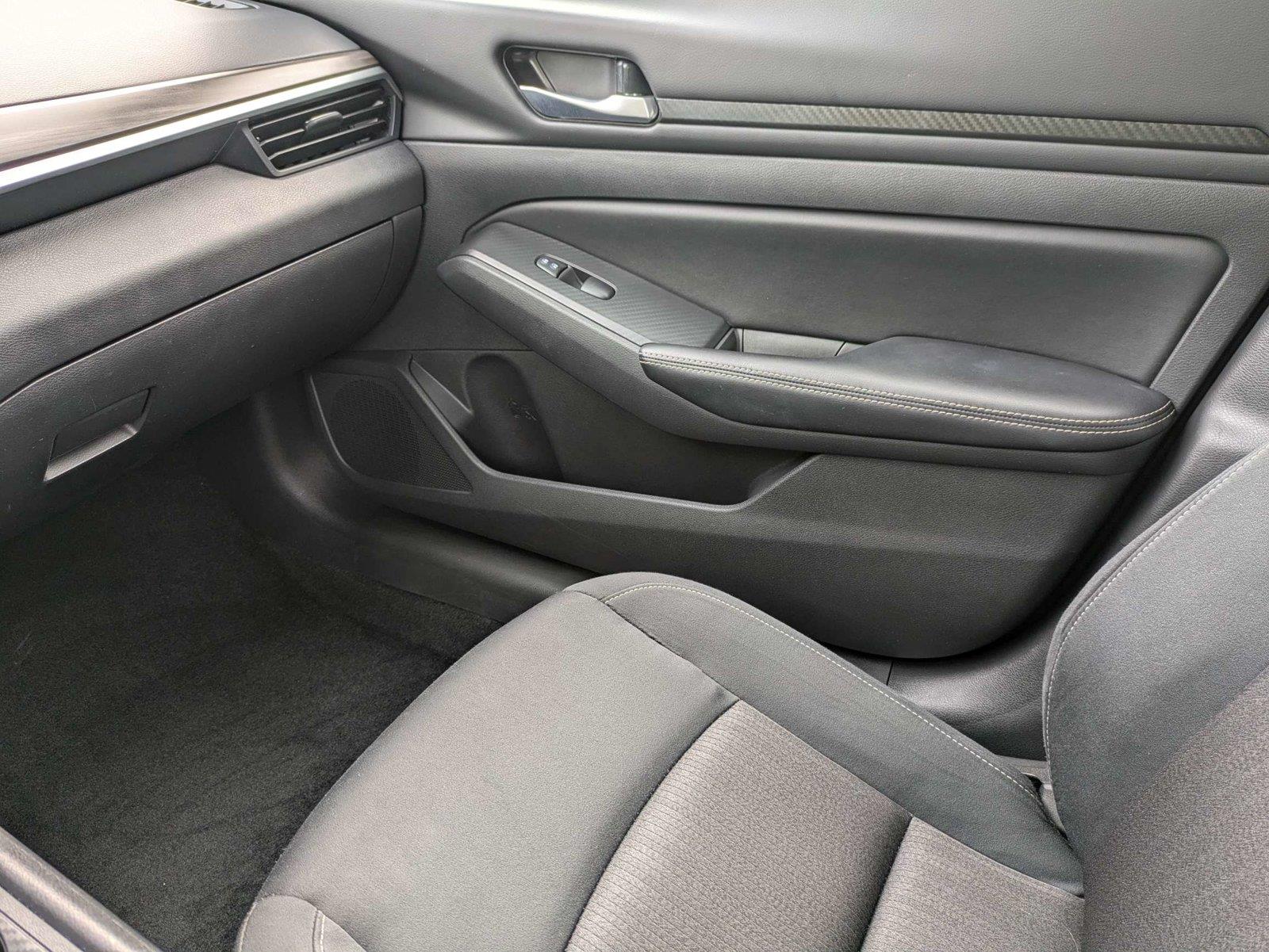 Used 2025 Nissan Altima Sedan