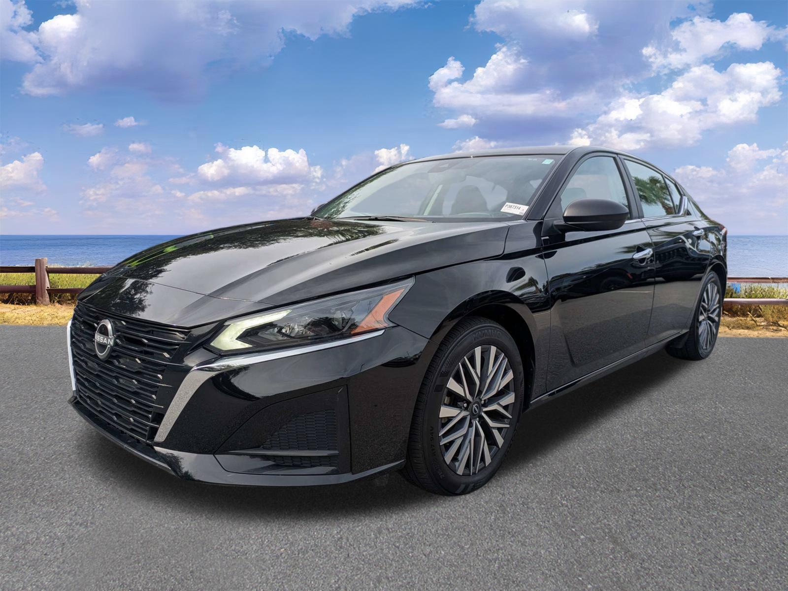 Used 2025 Nissan Altima Sedan