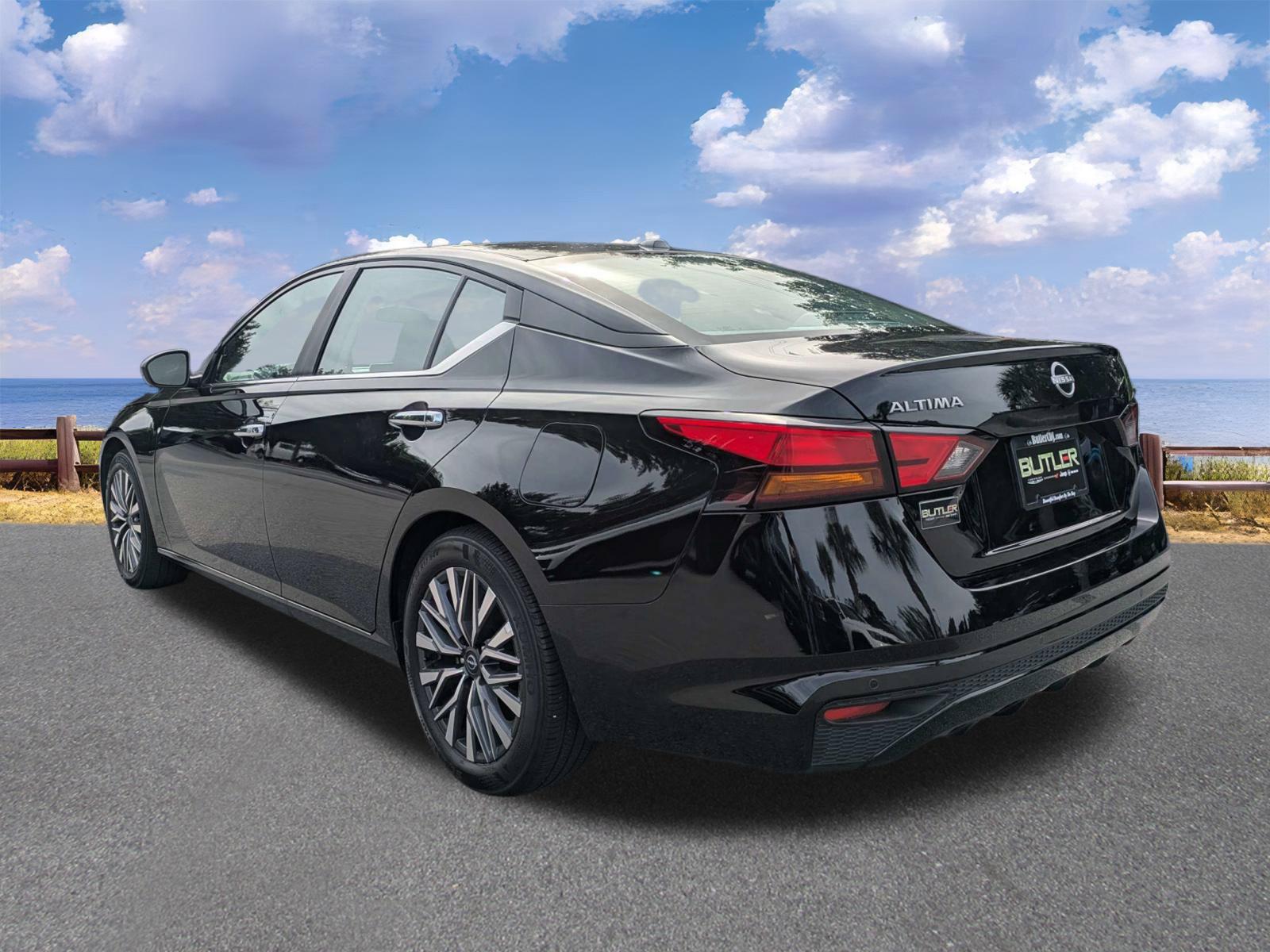 Used 2025 Nissan Altima Sedan