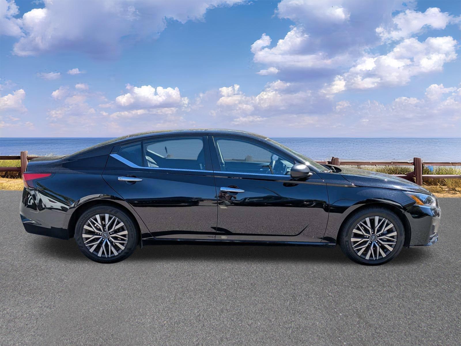 Used 2025 Nissan Altima Sedan
