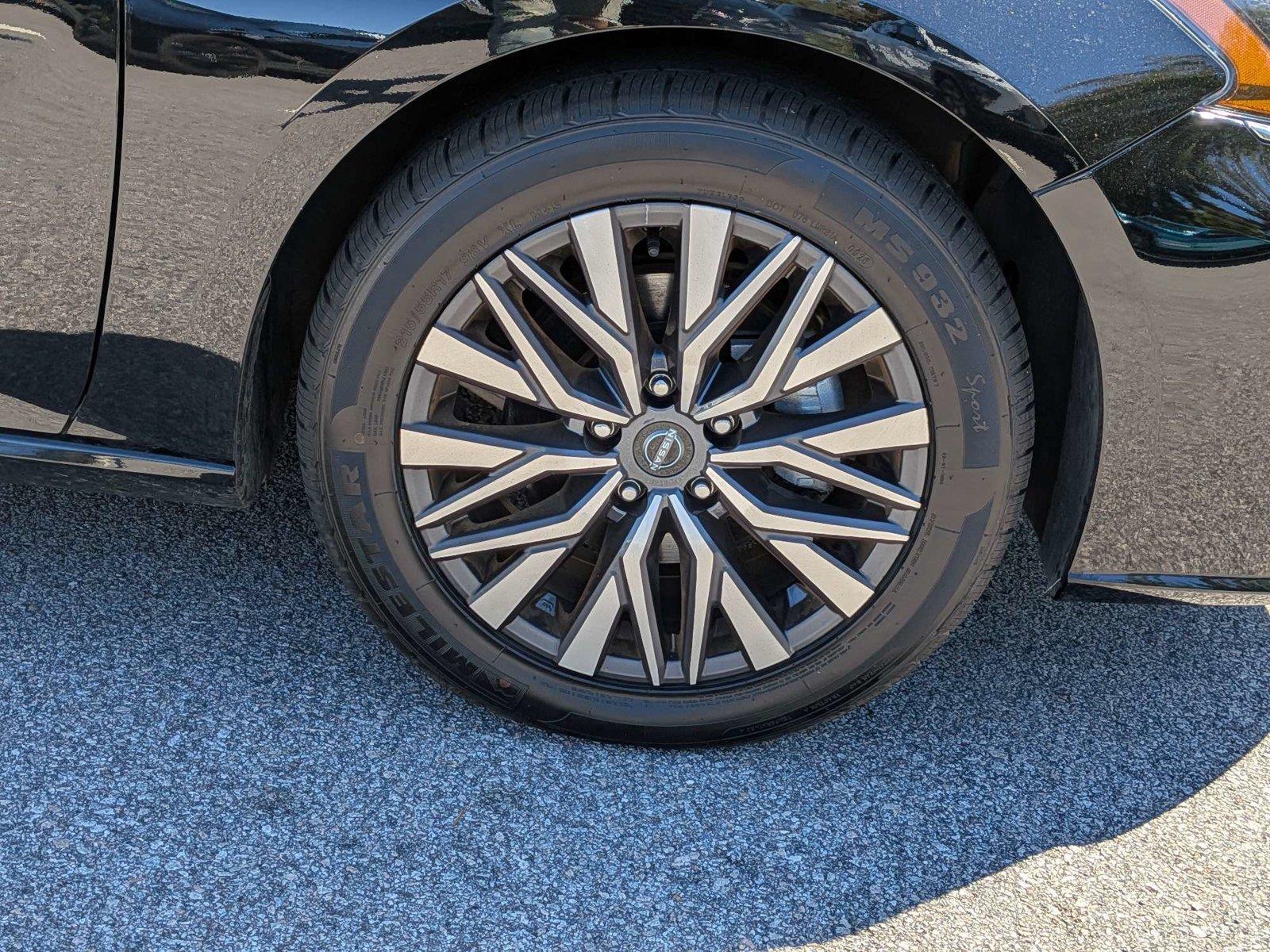 Used 2025 Nissan Altima Sedan