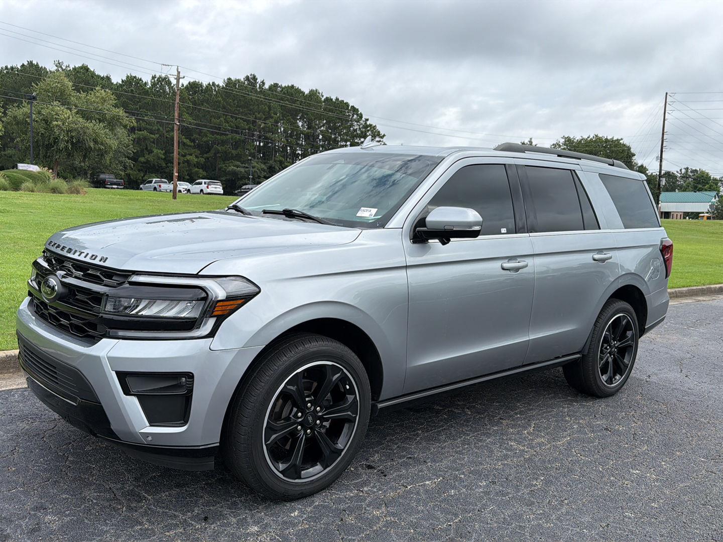 Iconic Silver 2024 Ford Expedition SUV / Crossover 4X2 Automatic