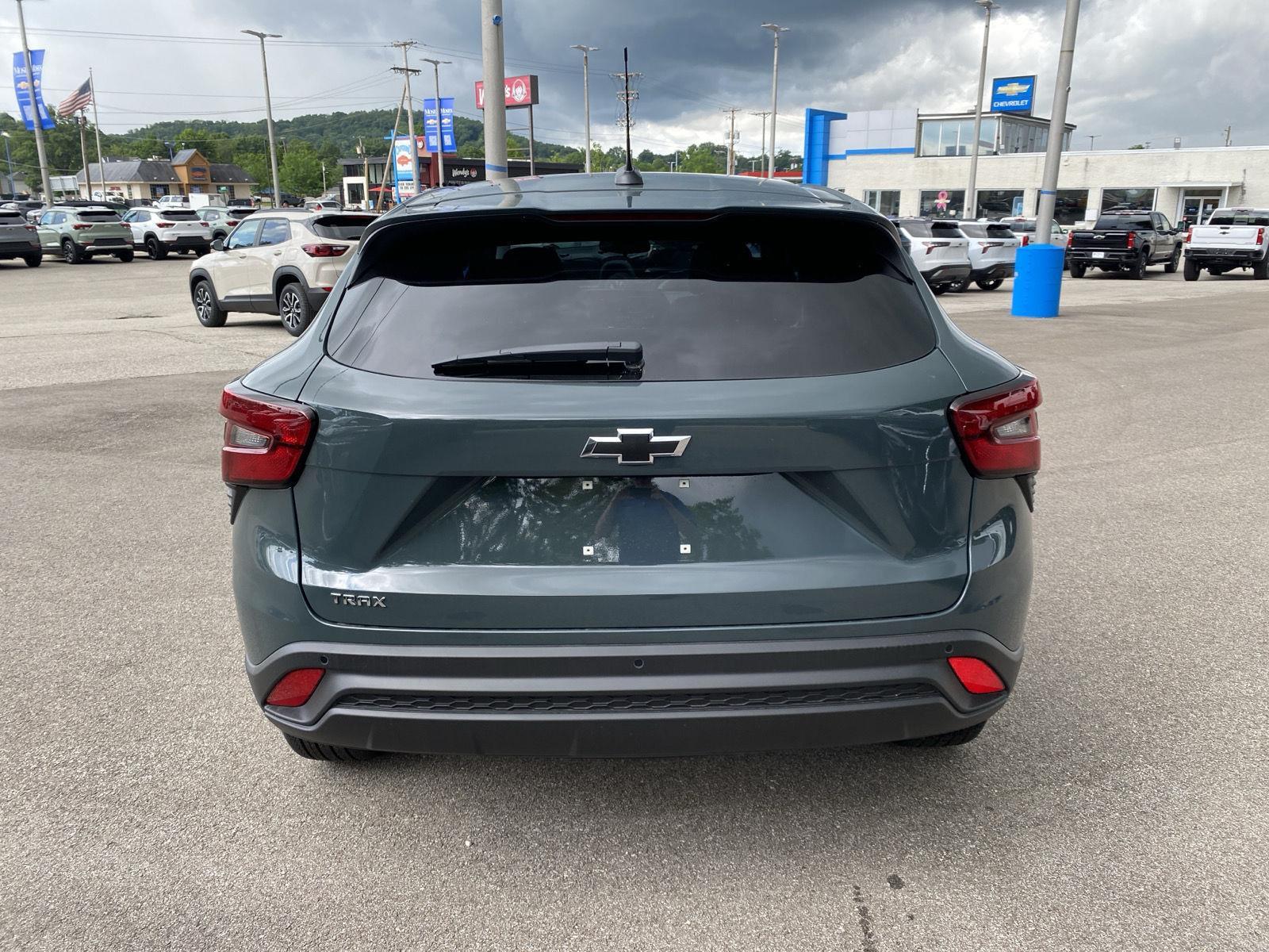 View vehicle photo 4