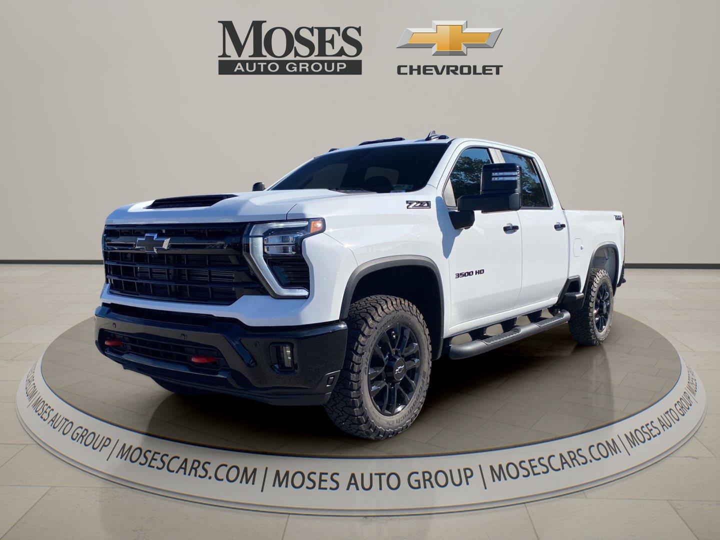 Summit White 2026 Chevrolet Silverado 3500HD Pickup Truck Four-Wheel Drive Automatic