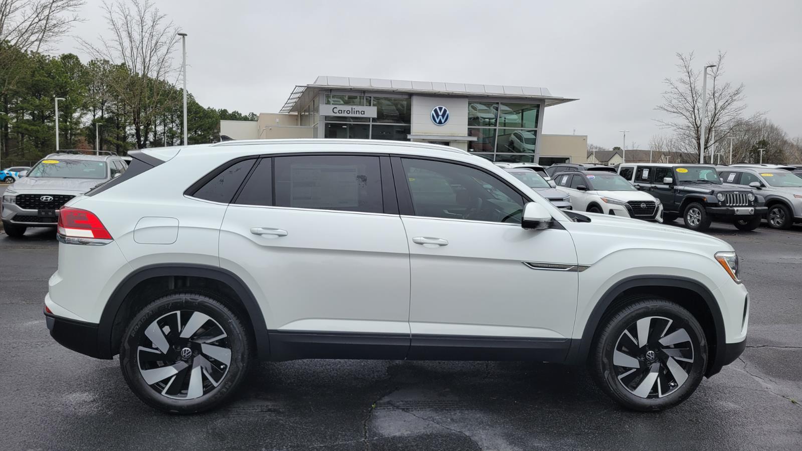 2026 Volkswagen Atlas Cross Sport SE w/Tech - Photo 6