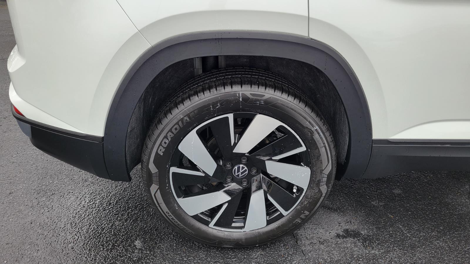 2026 Volkswagen Atlas Cross Sport SE w/Tech - Photo 17