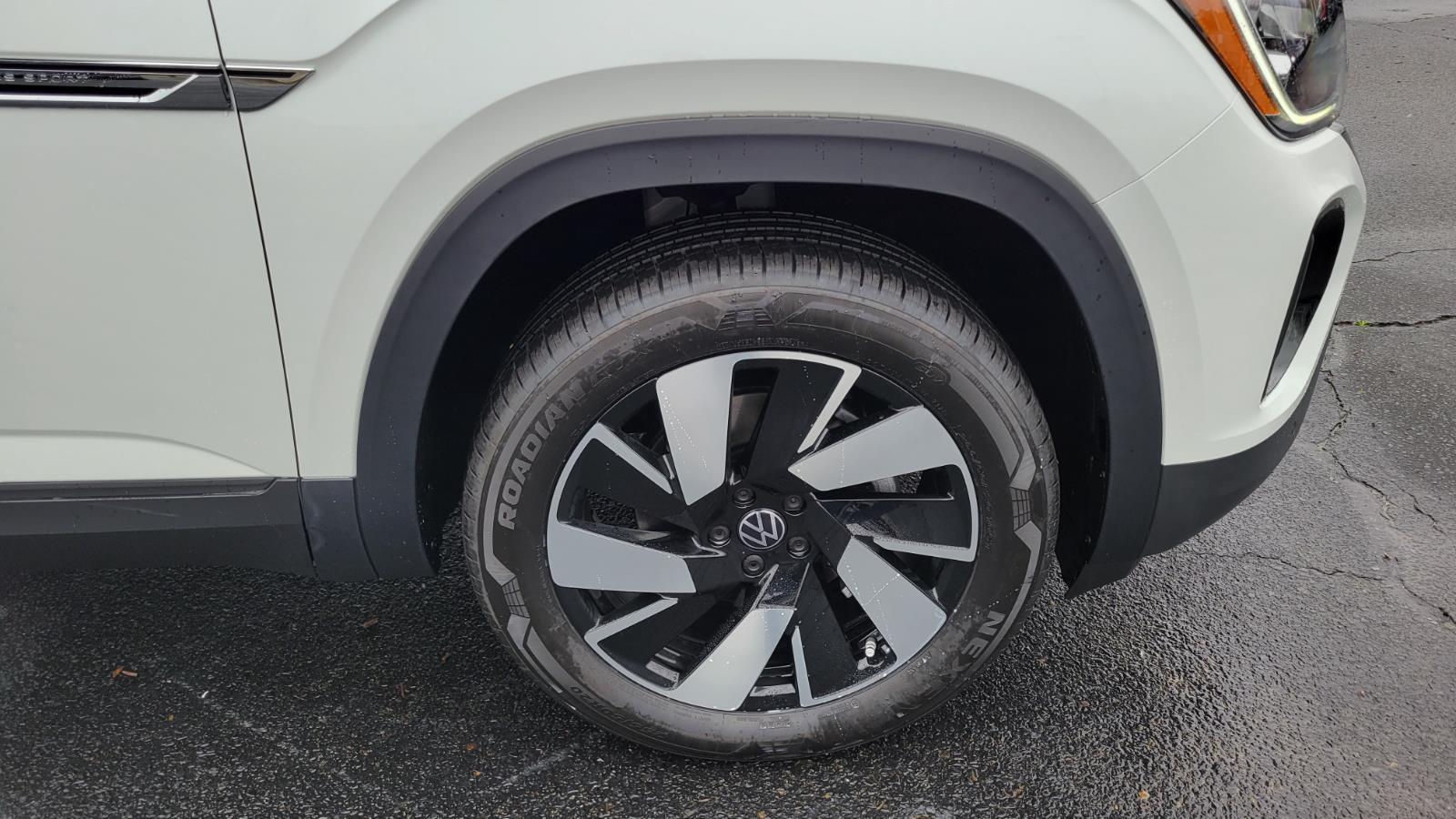 2026 Volkswagen Atlas Cross Sport SE w/Tech - Photo 18