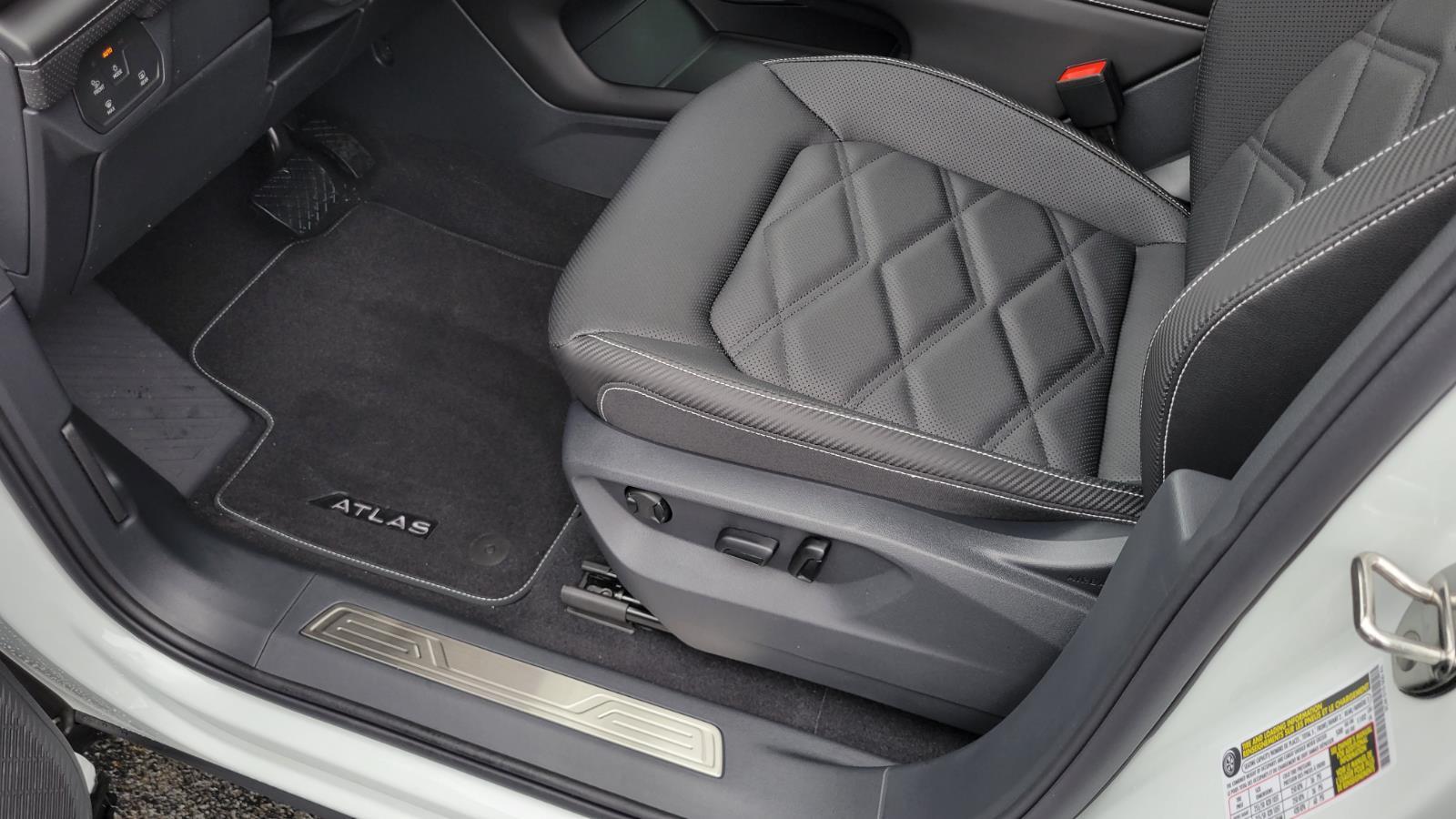 2026 Volkswagen Atlas Cross Sport SE w/Tech - Photo 21