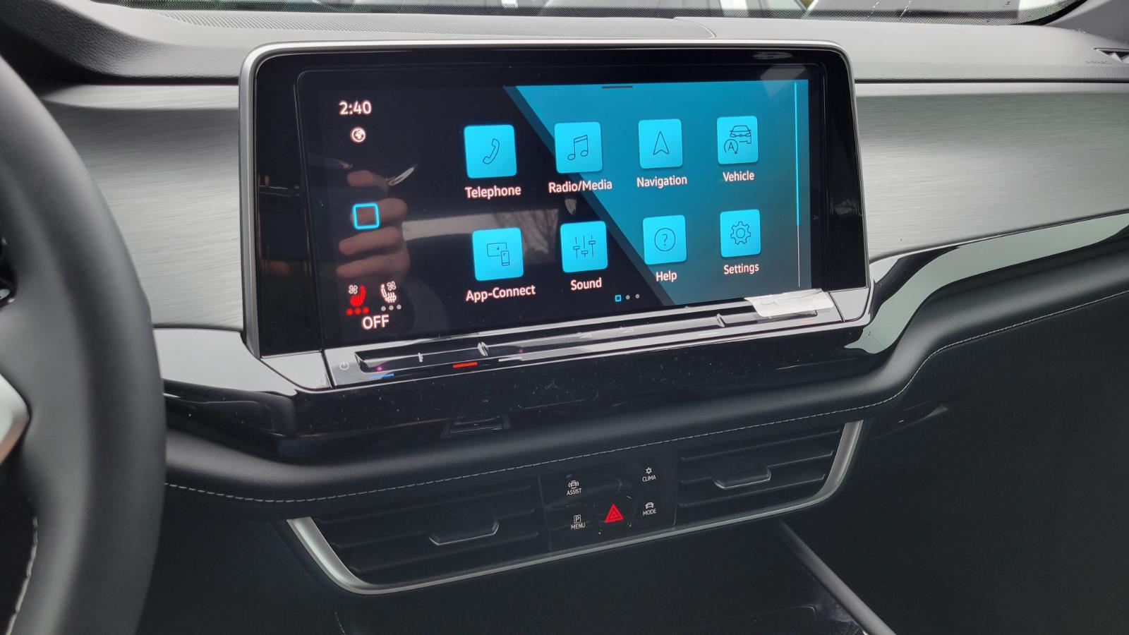 2026 Volkswagen Atlas Cross Sport SE w/Tech - Photo 30