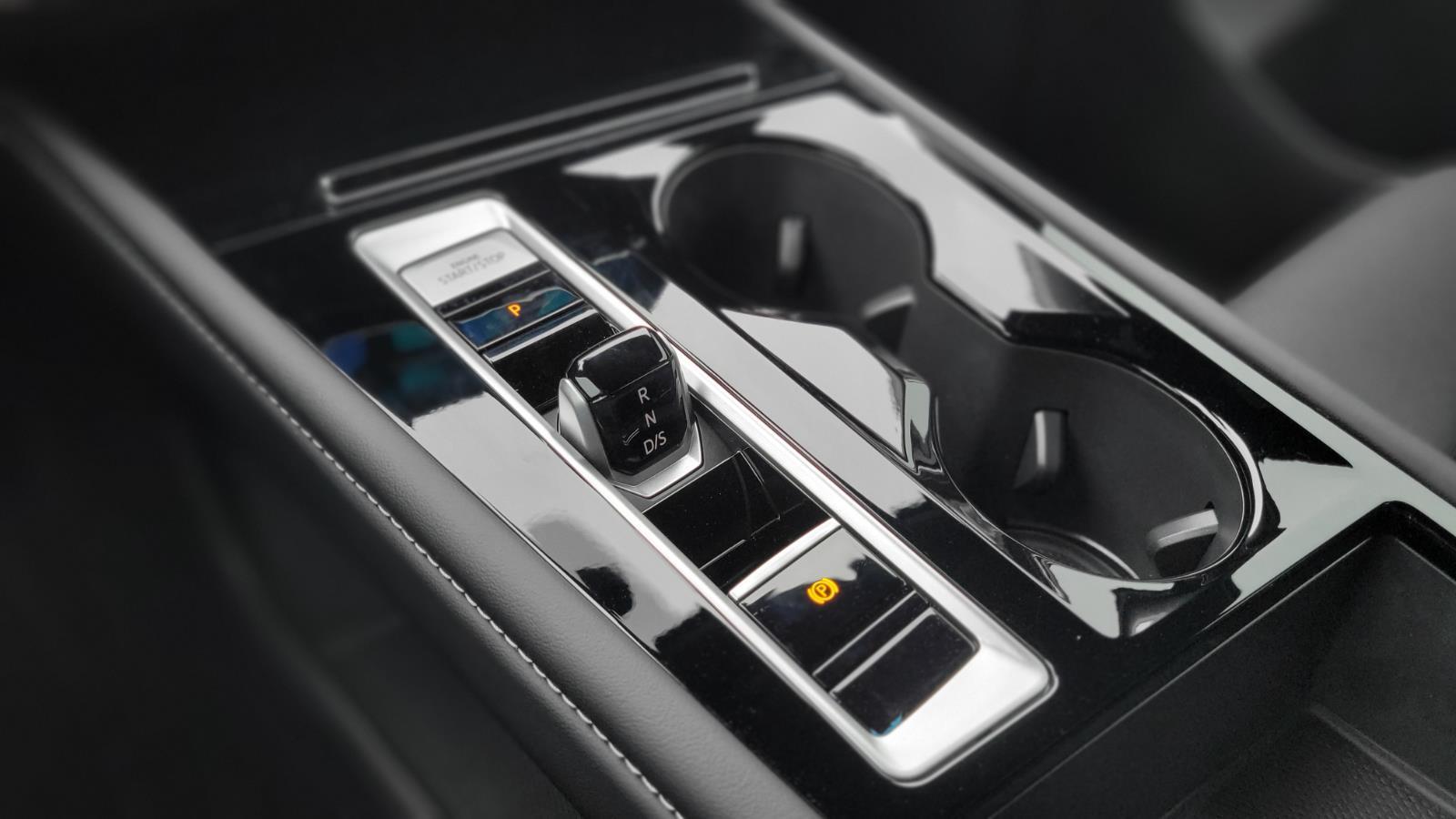 2026 Volkswagen Atlas Cross Sport SE w/Tech - Photo 32