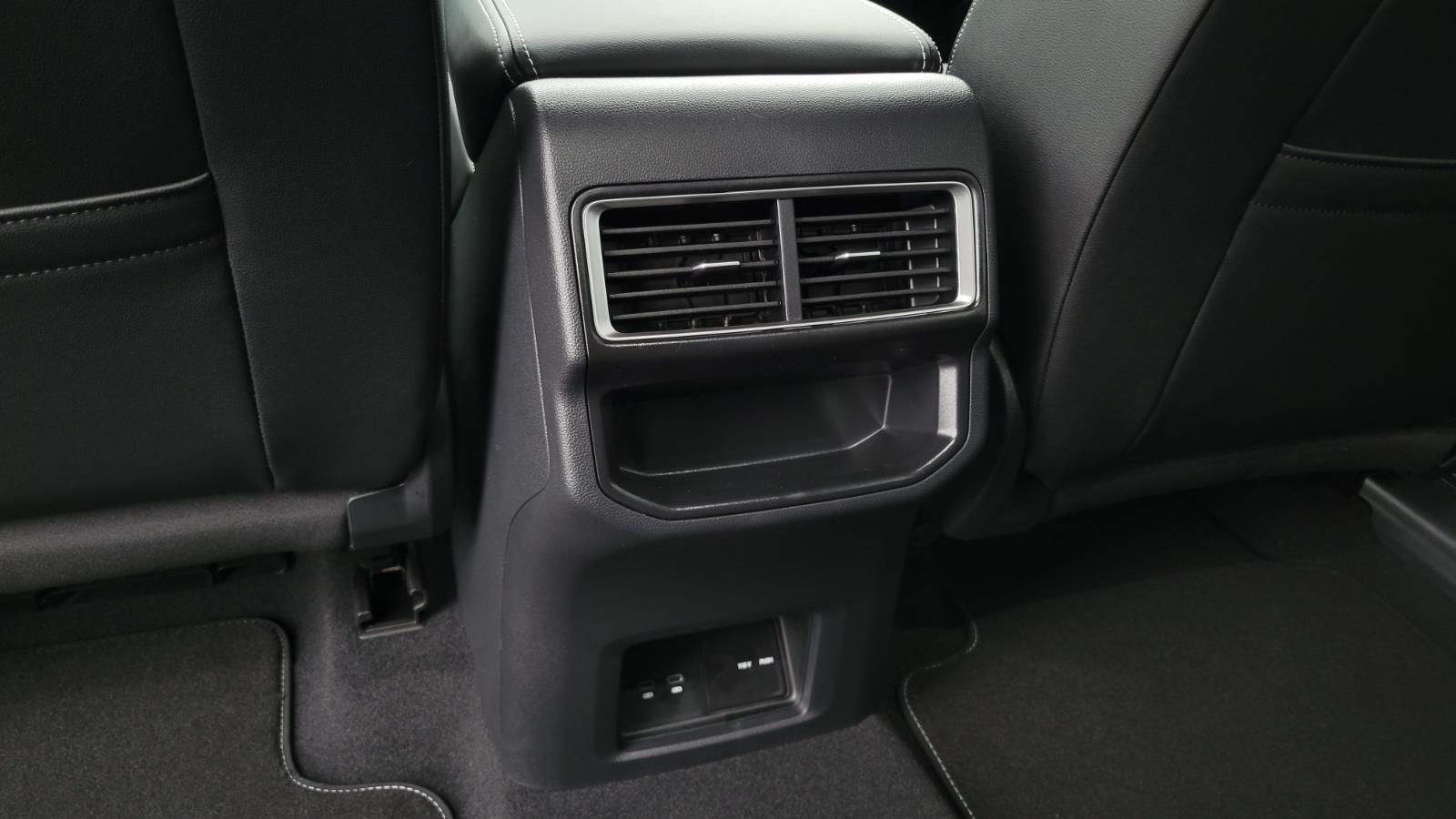 2026 Volkswagen Atlas Cross Sport SE w/Tech - Photo 41