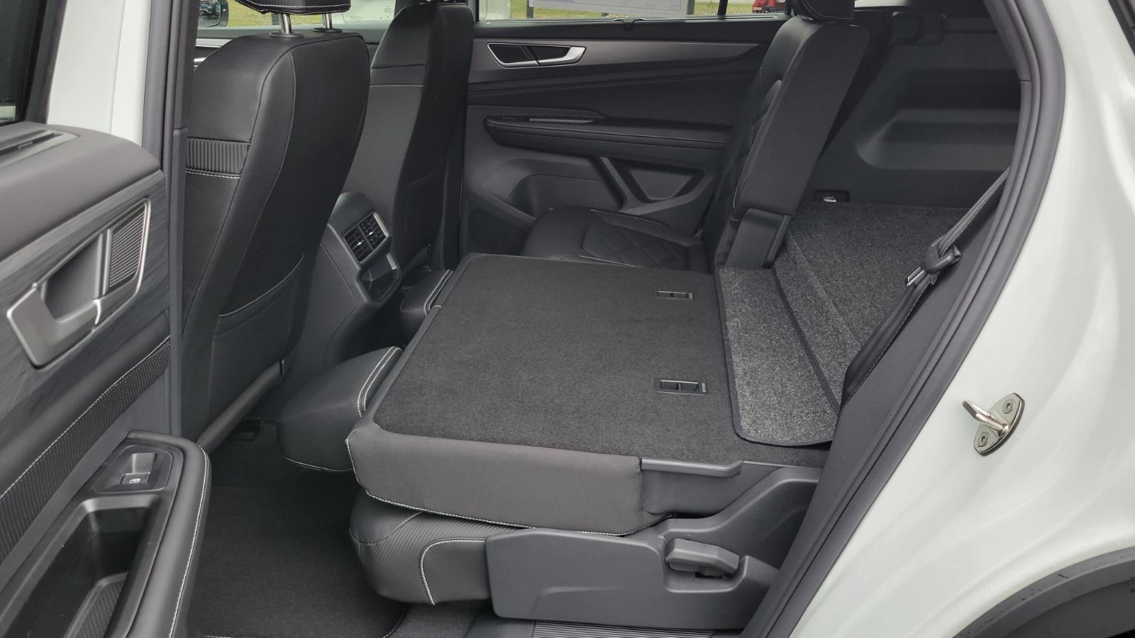 2026 Volkswagen Atlas Cross Sport SE w/Tech - Photo 42