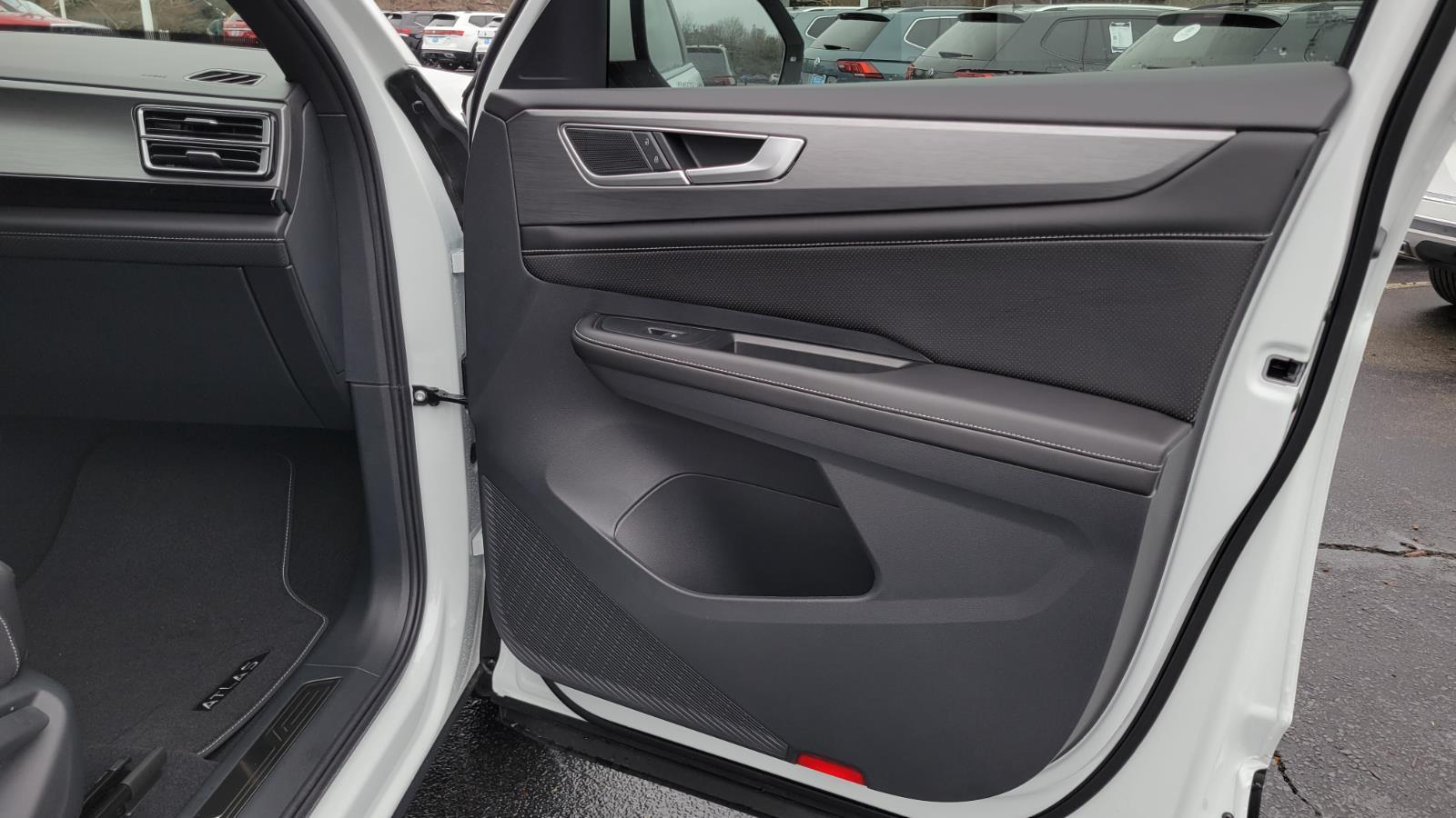 2026 Volkswagen Atlas Cross Sport SE w/Tech - Photo 43