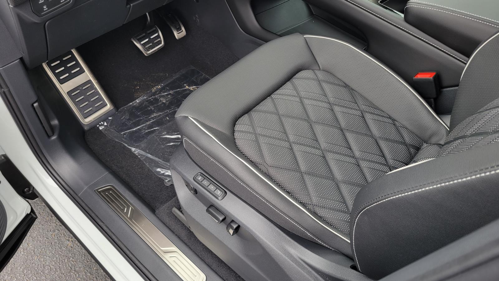 2026 Volkswagen Atlas SEL Premium R-Line - Photo 23