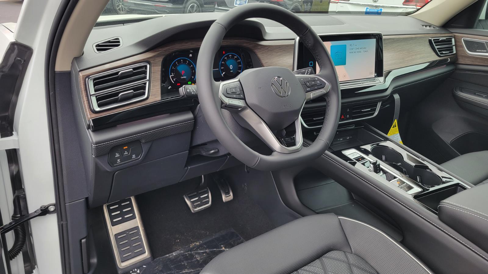 2026 Volkswagen Atlas SEL Premium R-Line - Photo 25