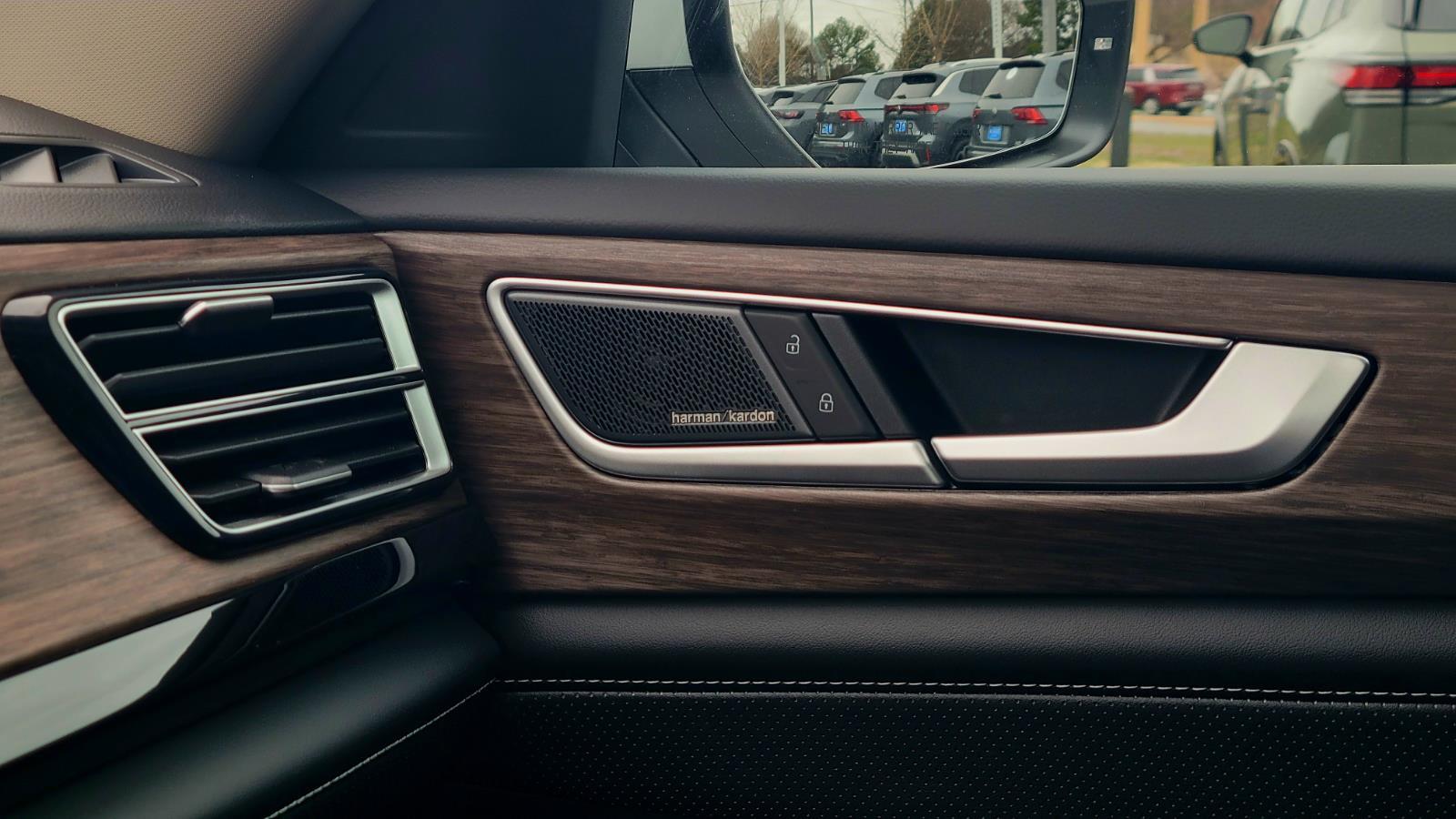 2026 Volkswagen Atlas SEL Premium R-Line - Photo 37