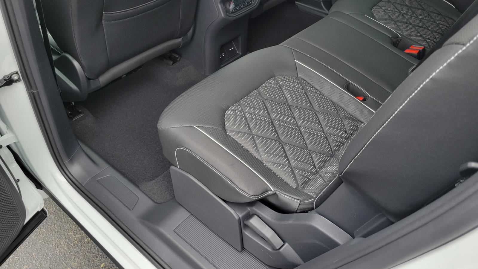 2026 Volkswagen Atlas SEL Premium R-Line - Photo 41