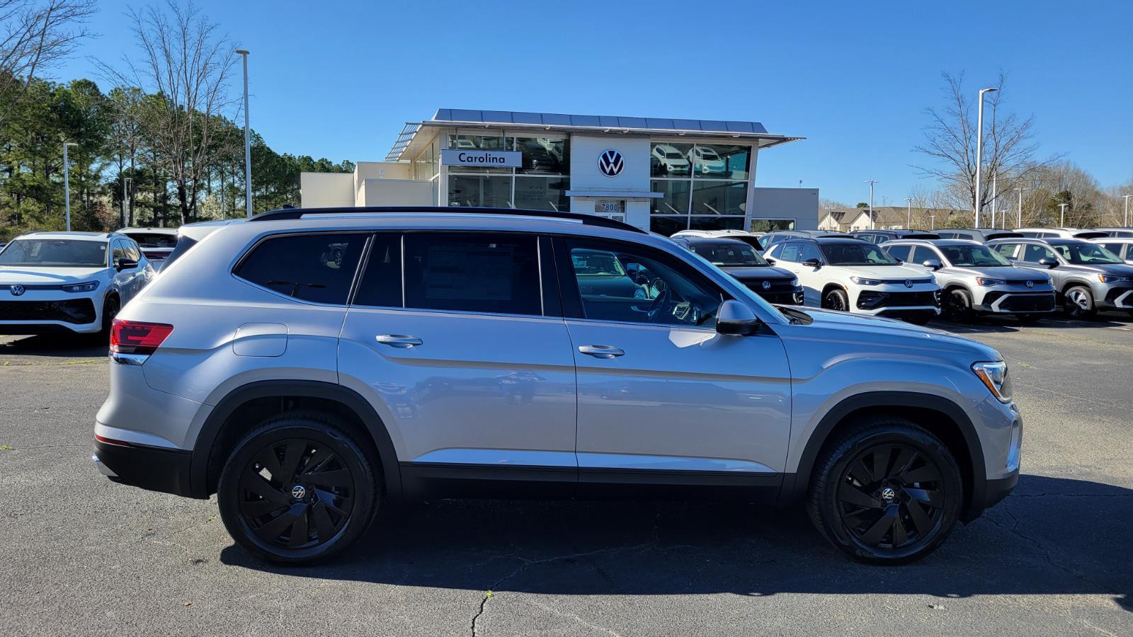 2026 Volkswagen Atlas SE w/Tech - Photo 6