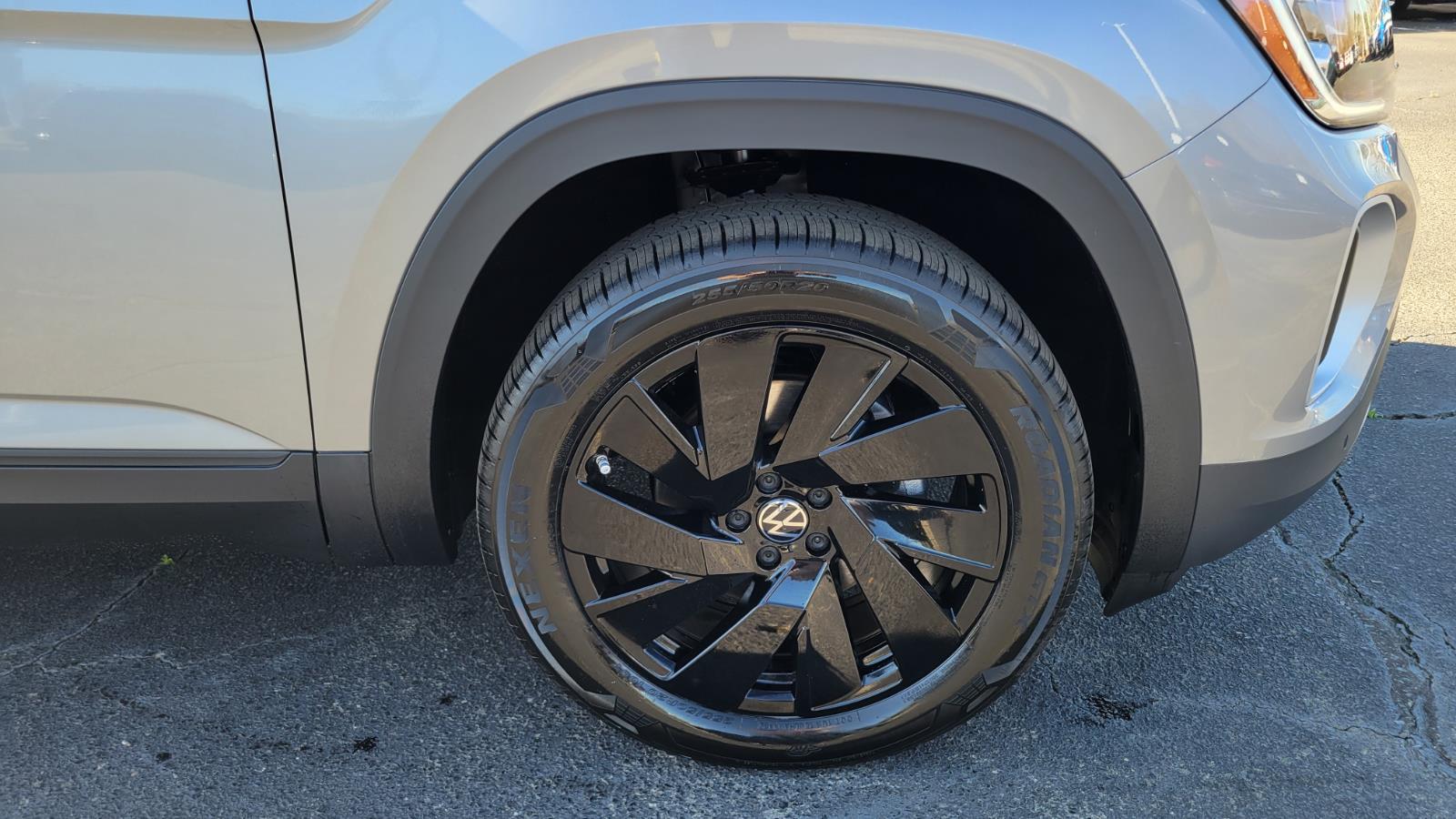 2026 Volkswagen Atlas SE w/Tech - Photo 13