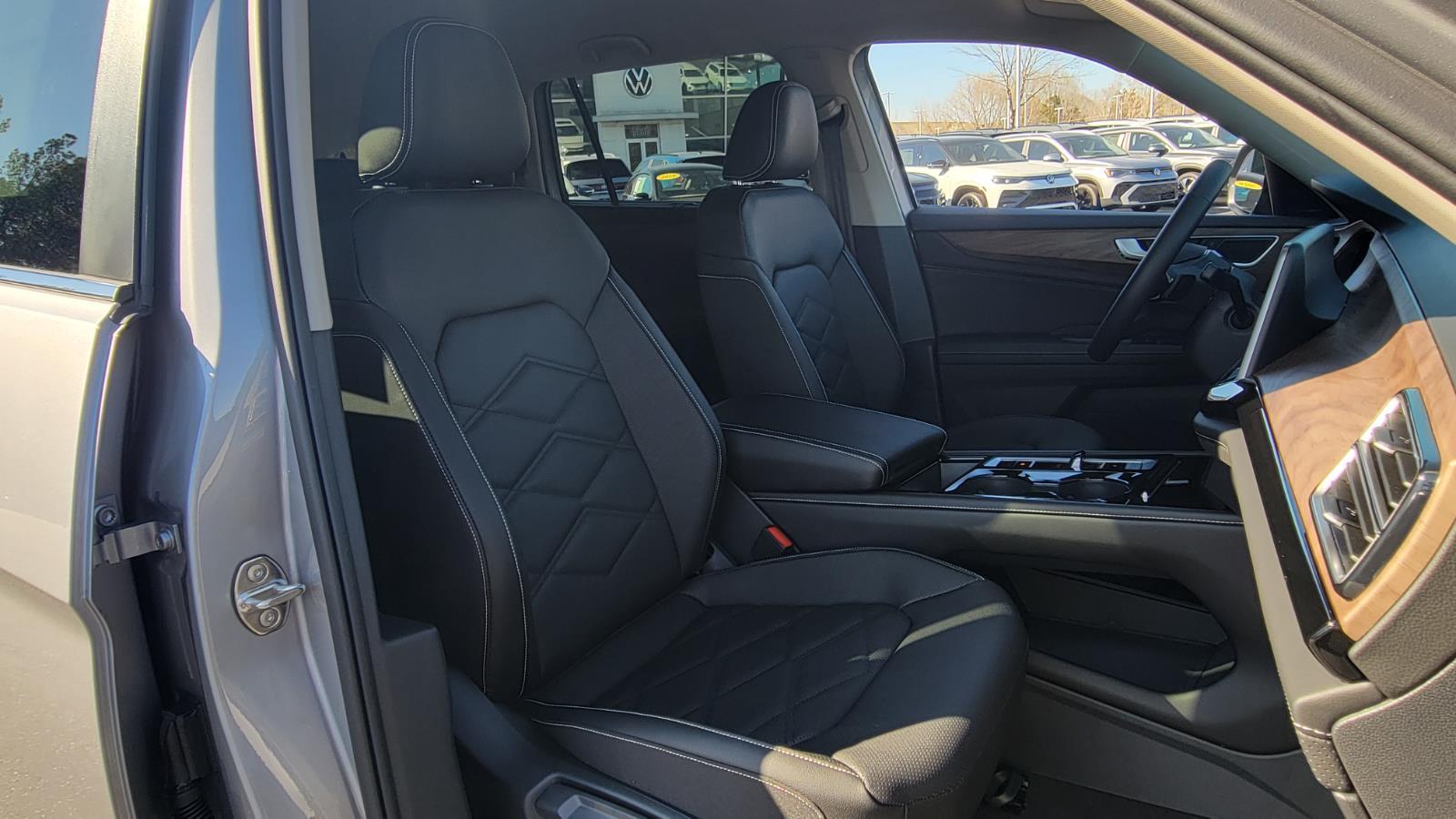 2026 Volkswagen Atlas SE w/Tech - Photo 40
