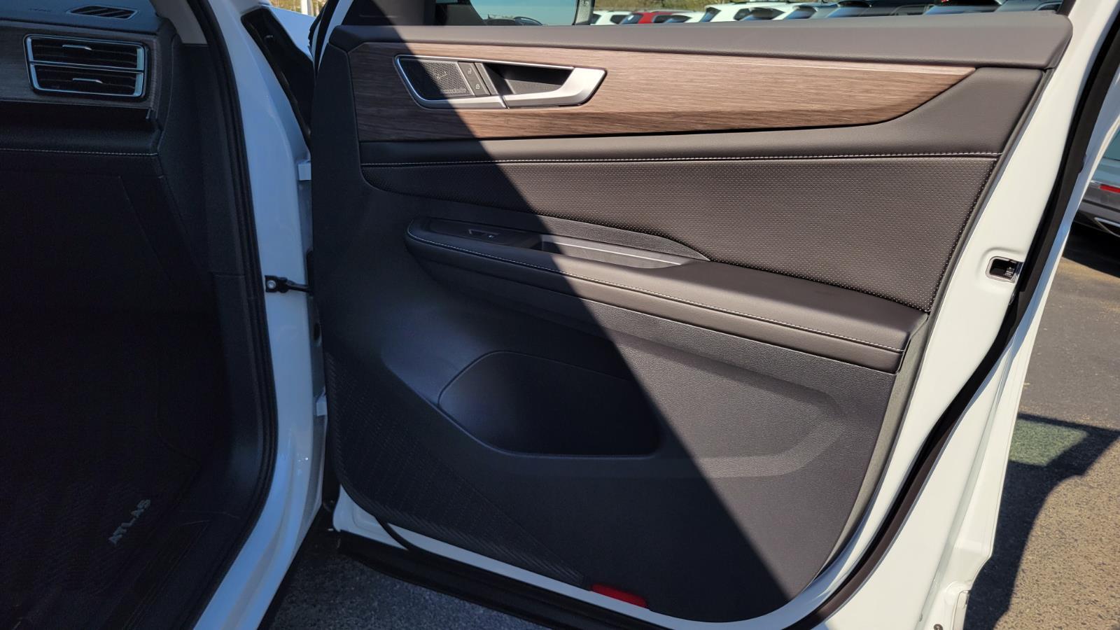 2026 Volkswagen Atlas SEL Premium R-Line - Photo 43