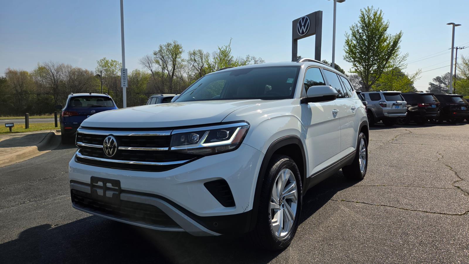 View vehicle photo 4
